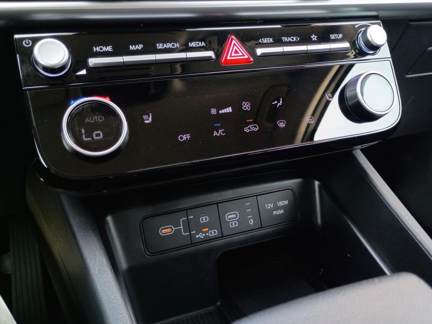 2025 Silver /Black Hyundai Tucson SEL (5NMJB3DE3SH) with an 2.5L L4 DOHC 16V engine, 8A transmission, located at 1842 Wirt Road, Houston, TX, 77055, (713) 973-3903, 29.805330, -95.484787 - Photo#22