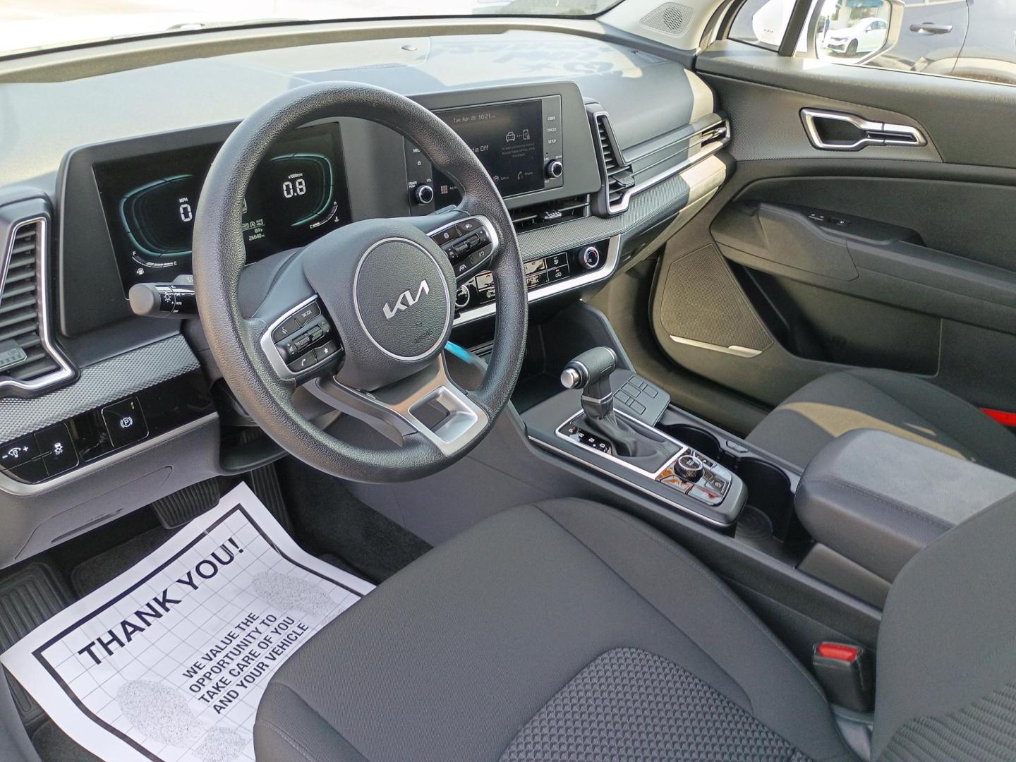 2025 White /Black Kia Sportage LX (5XYK23DF5SG) with an 2.5L V6 DOHC 24V engine, 8A transmission, located at 1842 Wirt Road, Houston, TX, 77055, (713) 973-3903, 29.805330, -95.484787 - Photo#8