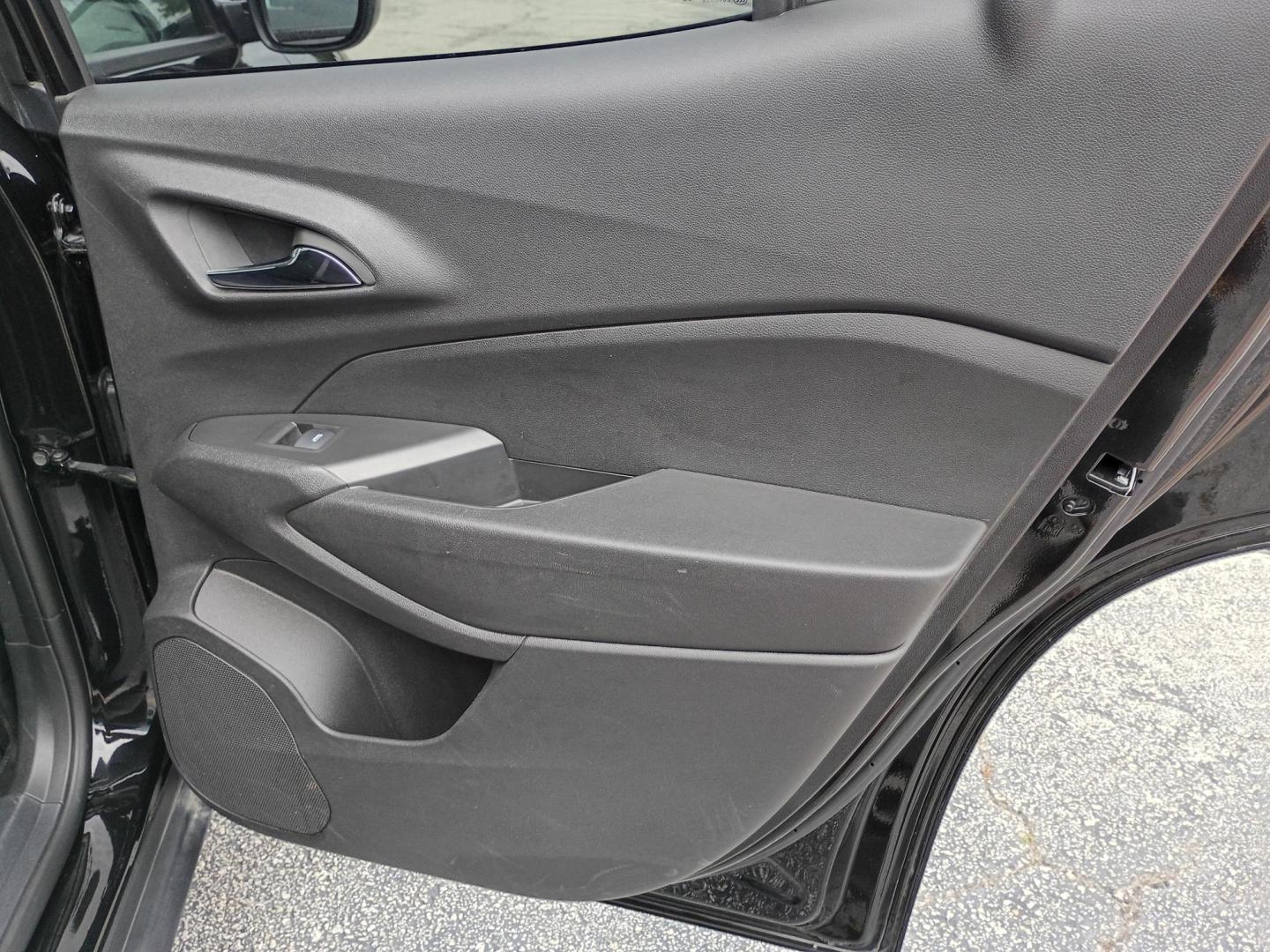 2025 Black /Black Chevrolet Trax LT (KL77LHEP2SC) with an 1.2L L3 TURBO engine, 6A transmission, located at 1842 Wirt Road, Houston, TX, 77055, (713) 973-3903, 29.805330, -95.484787 - Photo#15