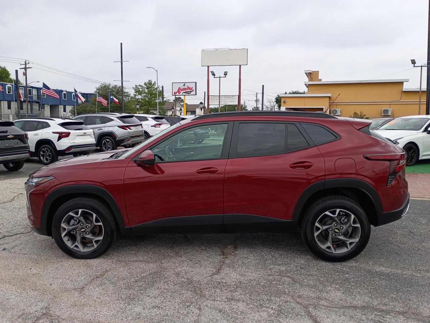 2025 MAROON /Black Chevrolet Trax LT (KL77LHEP7SC) with an 1.2L L3 TURBO engine, 6A transmission, located at 1842 Wirt Road, Houston, TX, 77055, (713) 973-3903, 29.805330, -95.484787 - Photo#1