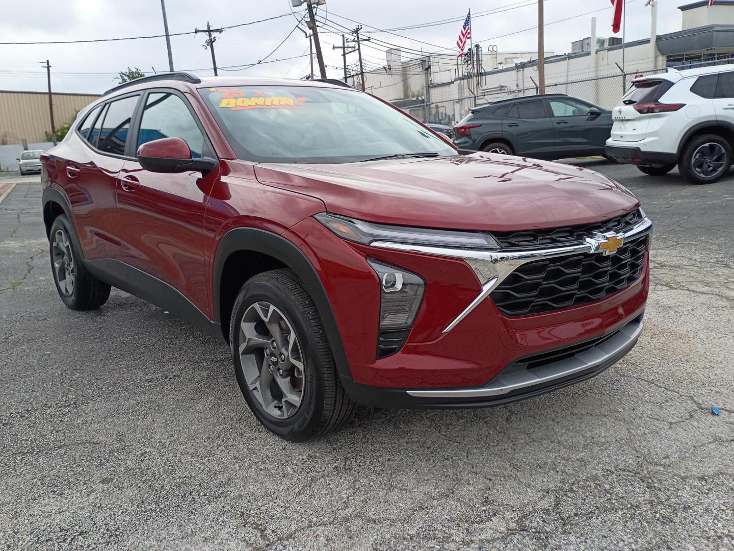 2025 MAROON /Black Chevrolet Trax LT (KL77LHEP7SC) with an 1.2L L3 TURBO engine, 6A transmission, located at 1842 Wirt Road, Houston, TX, 77055, (713) 973-3903, 29.805330, -95.484787 - Photo#6