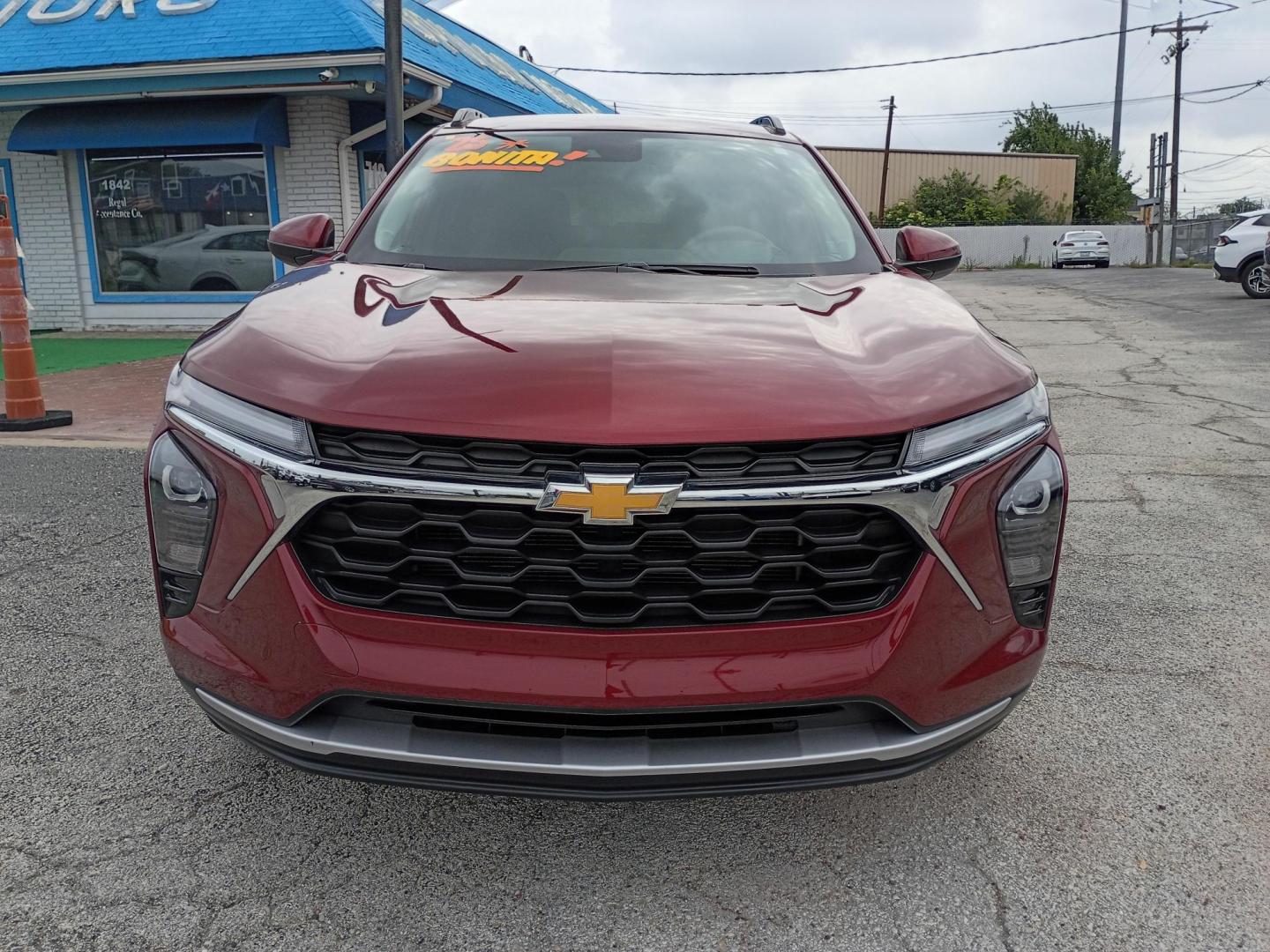 2025 MAROON /Black Chevrolet Trax LT (KL77LHEP7SC) with an 1.2L L3 TURBO engine, 6A transmission, located at 1842 Wirt Road, Houston, TX, 77055, (713) 973-3903, 29.805330, -95.484787 - Photo#7