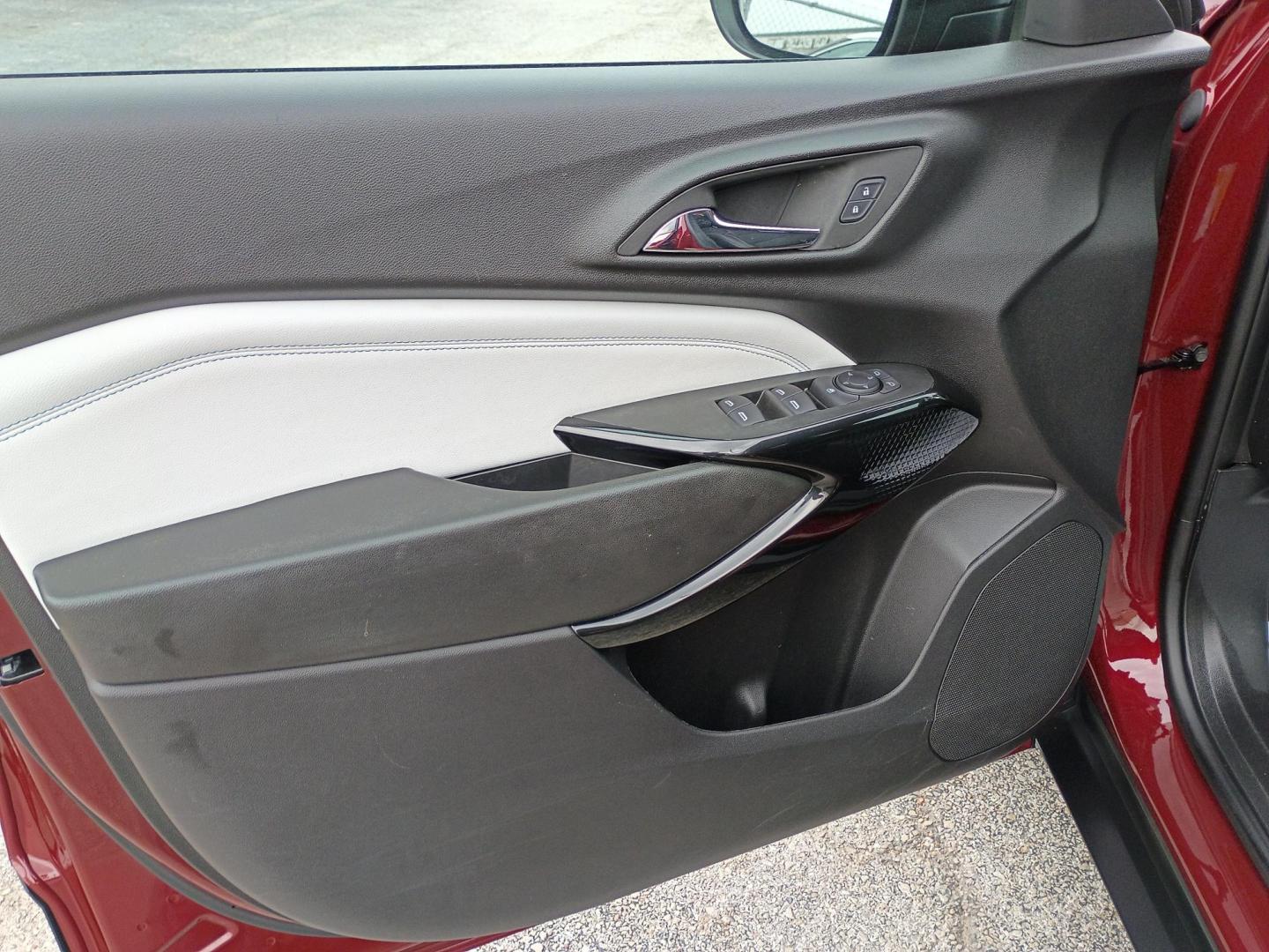 2025 MAROON /Black Chevrolet Trax LT (KL77LHEP7SC) with an 1.2L L3 TURBO engine, 6A transmission, located at 1842 Wirt Road, Houston, TX, 77055, (713) 973-3903, 29.805330, -95.484787 - Photo#9