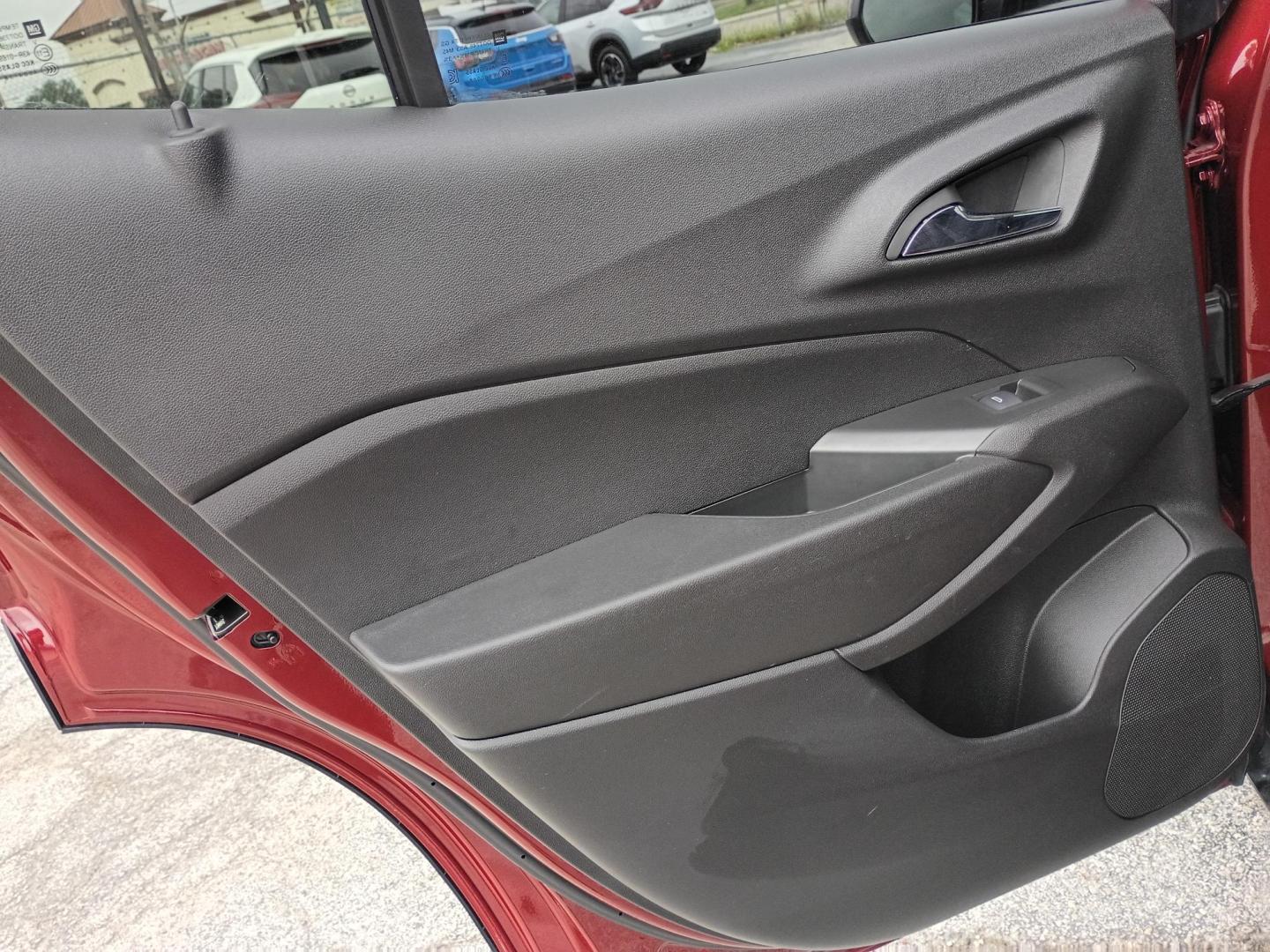 2025 MAROON /Black Chevrolet Trax LT (KL77LHEP7SC) with an 1.2L L3 TURBO engine, 6A transmission, located at 1842 Wirt Road, Houston, TX, 77055, (713) 973-3903, 29.805330, -95.484787 - Photo#11