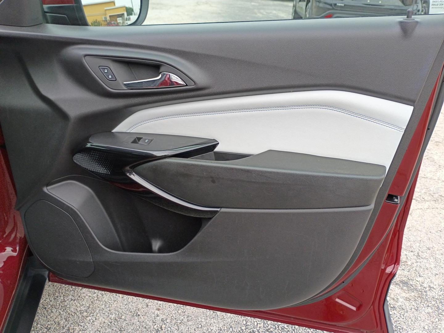 2025 MAROON /Black Chevrolet Trax LT (KL77LHEP7SC) with an 1.2L L3 TURBO engine, 6A transmission, located at 1842 Wirt Road, Houston, TX, 77055, (713) 973-3903, 29.805330, -95.484787 - Photo#13
