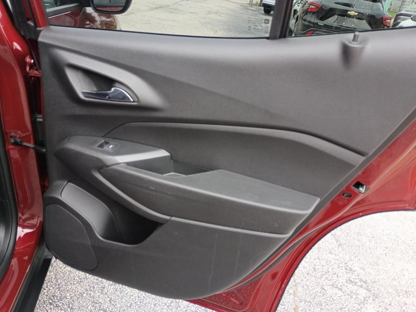 2025 MAROON /Black Chevrolet Trax LT (KL77LHEP7SC) with an 1.2L L3 TURBO engine, 6A transmission, located at 1842 Wirt Road, Houston, TX, 77055, (713) 973-3903, 29.805330, -95.484787 - Photo#15