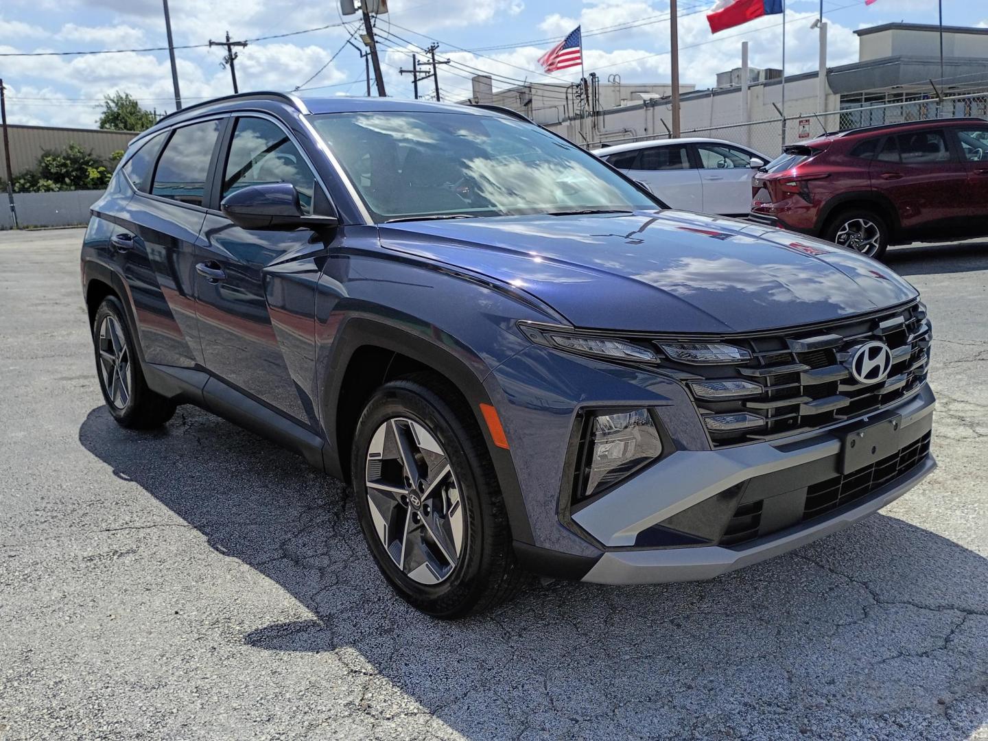 2025 BLUE /BEIGE Hyundai Tucson SEL (5NMJB3DE0SH) with an 2.5L L4 DOHC 16V engine, 8A transmission, located at 1842 Wirt Road, Houston, TX, 77055, (713) 973-3903, 29.805330, -95.484787 - Photo#6