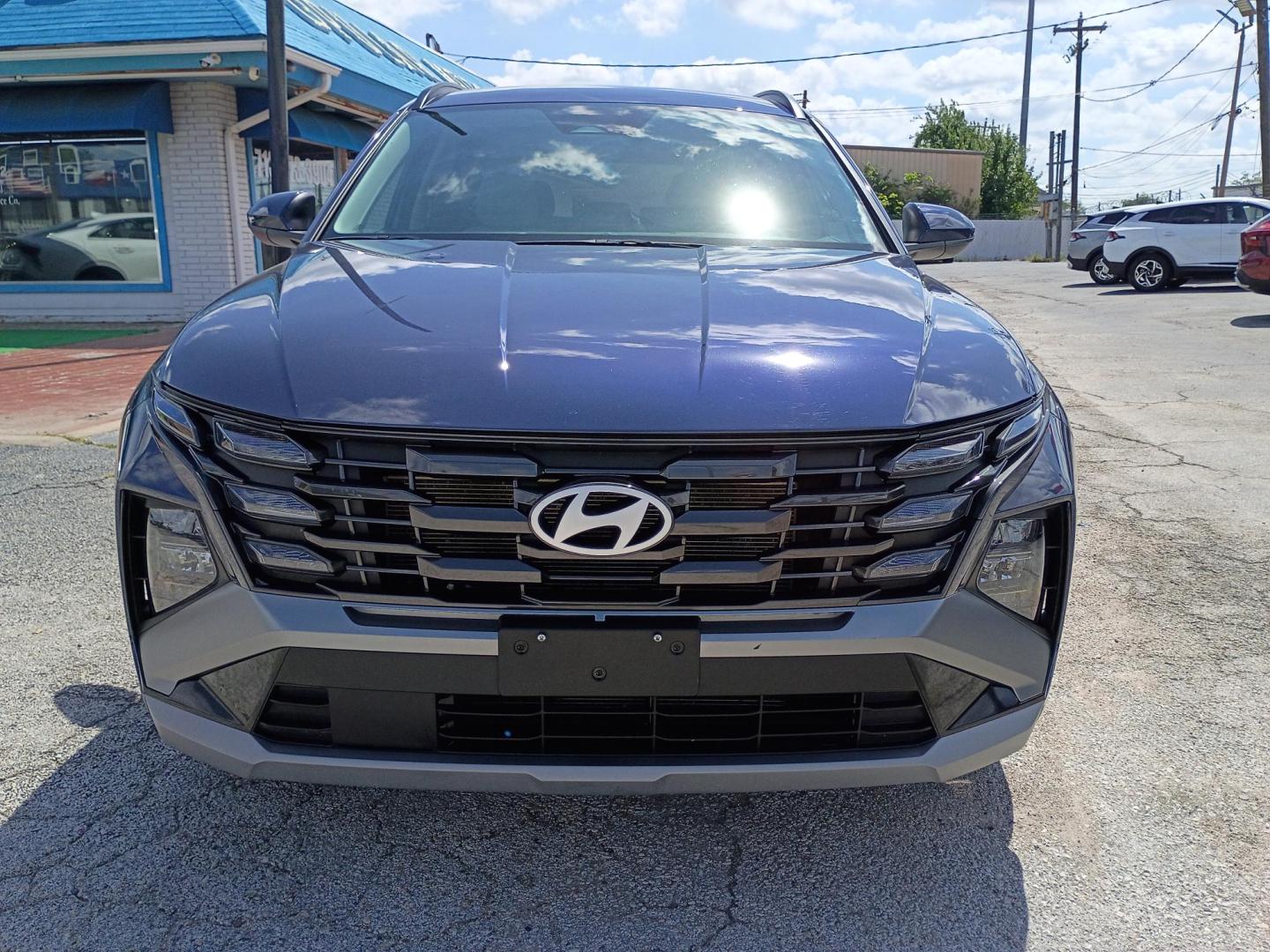 2025 BLUE /BEIGE Hyundai Tucson SEL (5NMJB3DE0SH) with an 2.5L L4 DOHC 16V engine, 8A transmission, located at 1842 Wirt Road, Houston, TX, 77055, (713) 973-3903, 29.805330, -95.484787 - Photo#7