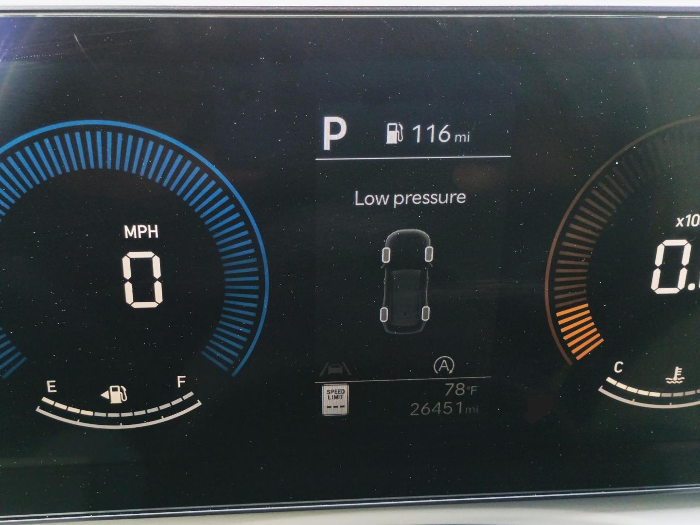 2025 BLUE /BEIGE Hyundai Tucson SEL (5NMJB3DE0SH) with an 2.5L L4 DOHC 16V engine, 8A transmission, located at 1842 Wirt Road, Houston, TX, 77055, (713) 973-3903, 29.805330, -95.484787 - Photo#20