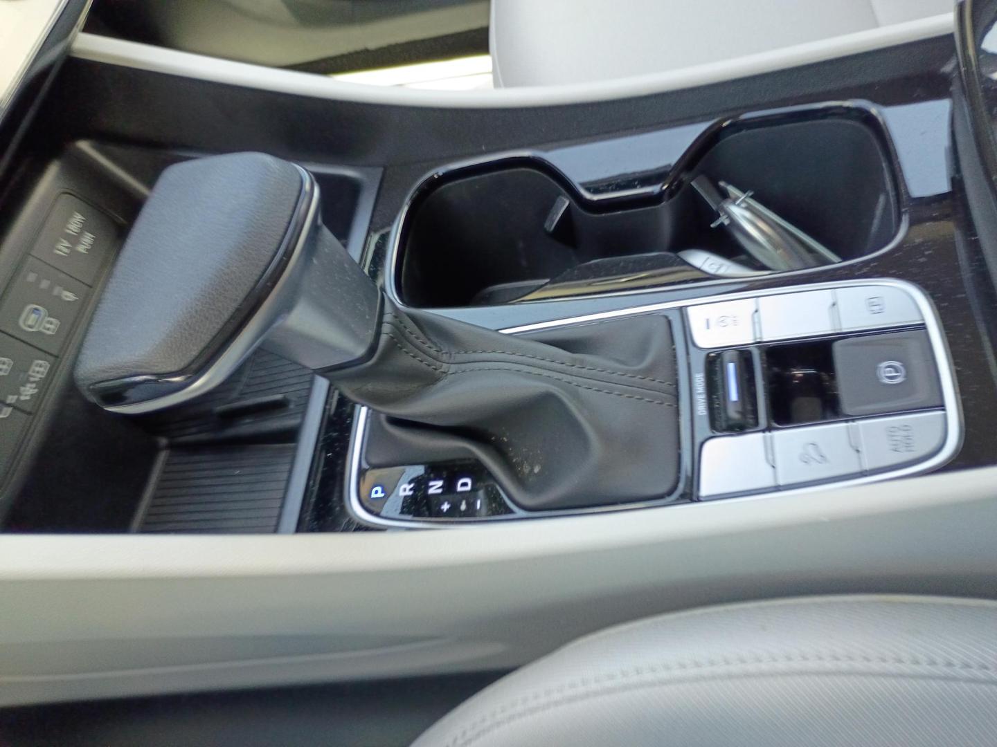 2025 BLUE /BEIGE Hyundai Tucson SEL (5NMJB3DE0SH) with an 2.5L L4 DOHC 16V engine, 8A transmission, located at 1842 Wirt Road, Houston, TX, 77055, (713) 973-3903, 29.805330, -95.484787 - Photo#23