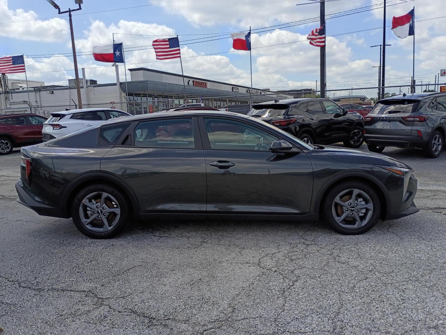 2025 Gray /Black Kia K4 LX (3KPFT4DE3SE) with an 2.0L L4 DOHC 16V engine, CVT transmission, located at 1842 Wirt Road, Houston, TX, 77055, (713) 973-3903, 29.805330, -95.484787 - Photo#5