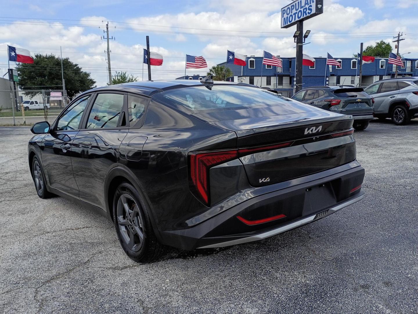 2025 Gray /Black Kia K4 LX (3KPFT4DE3SE) with an 2.0L L4 DOHC 16V engine, CVT transmission, located at 1842 Wirt Road, Houston, TX, 77055, (713) 973-3903, 29.805330, -95.484787 - Photo#2