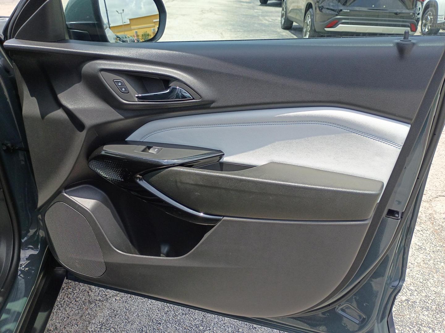 2025 Cypress Gray /Black Chevrolet Trax LT (KL77LHEP8SC) with an 1.2L L3 TURBO engine, 6A transmission, located at 1842 Wirt Road, Houston, TX, 77055, (713) 973-3903, 29.805330, -95.484787 - Photo#13