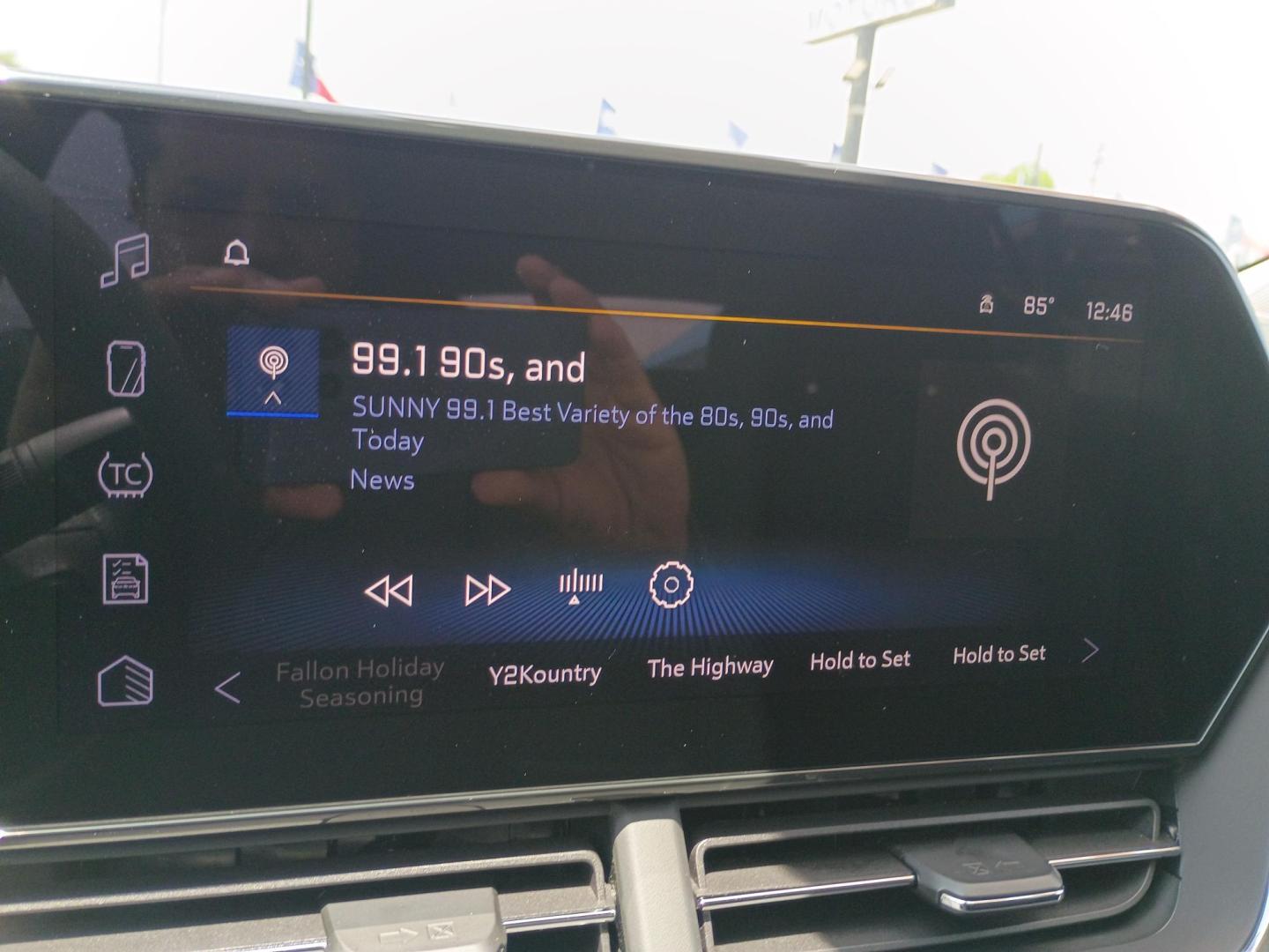 2025 Cypress Gray /Black Chevrolet Trax LT (KL77LHEP8SC) with an 1.2L L3 TURBO engine, 6A transmission, located at 1842 Wirt Road, Houston, TX, 77055, (713) 973-3903, 29.805330, -95.484787 - Photo#20