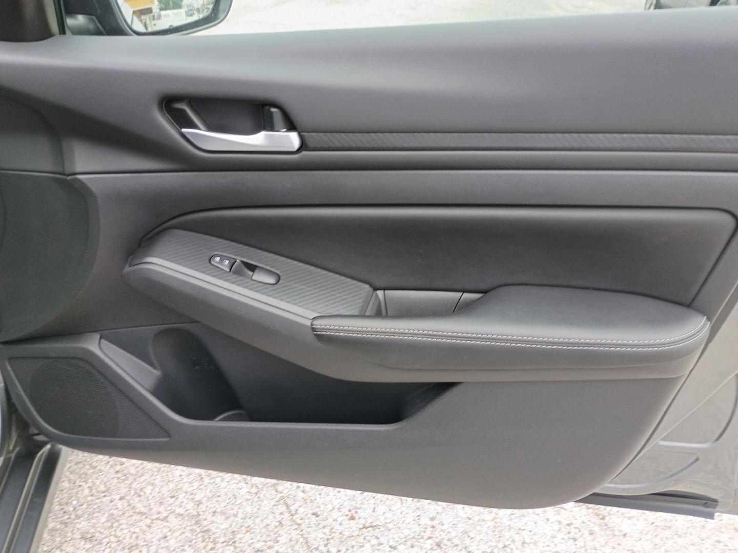 2025 Gray /Black Nissan Altima 2.5 SV (1N4BL4DV4SN) with an 2.5L L4 DOHC 16V engine, CVT transmission, located at 1842 Wirt Road, Houston, TX, 77055, (713) 973-3903, 29.805330, -95.484787 - Photo#13