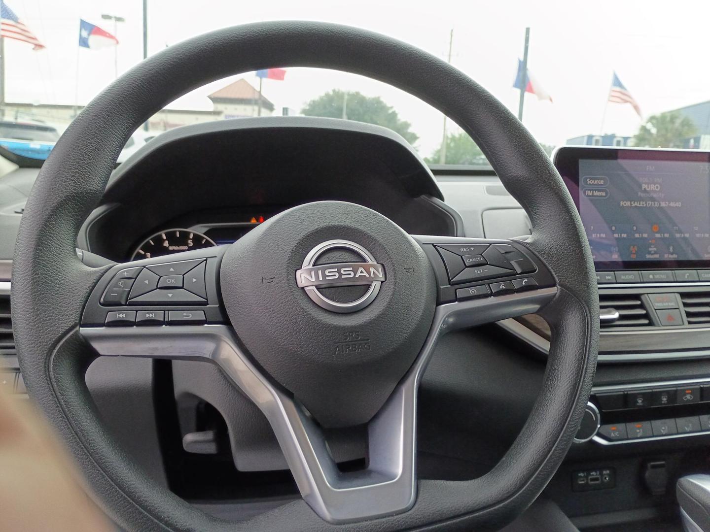 2025 Gray /Black Nissan Altima 2.5 SV (1N4BL4DV4SN) with an 2.5L L4 DOHC 16V engine, CVT transmission, located at 1842 Wirt Road, Houston, TX, 77055, (713) 973-3903, 29.805330, -95.484787 - Photo#17