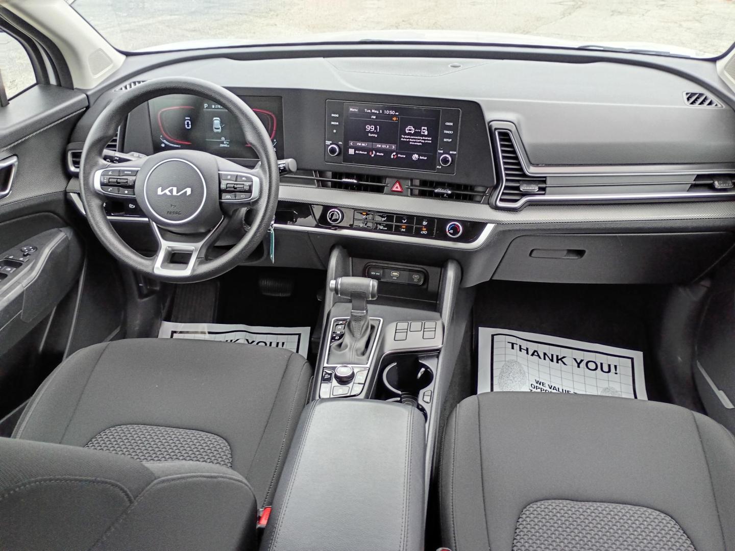 2025 Silver /Black Kia Sportage LX (5XYK23DF9SG) with an 2.5L V6 DOHC 24V engine, 8A transmission, located at 1842 Wirt Road, Houston, TX, 77055, (713) 973-3903, 29.805330, -95.484787 - Photo#17