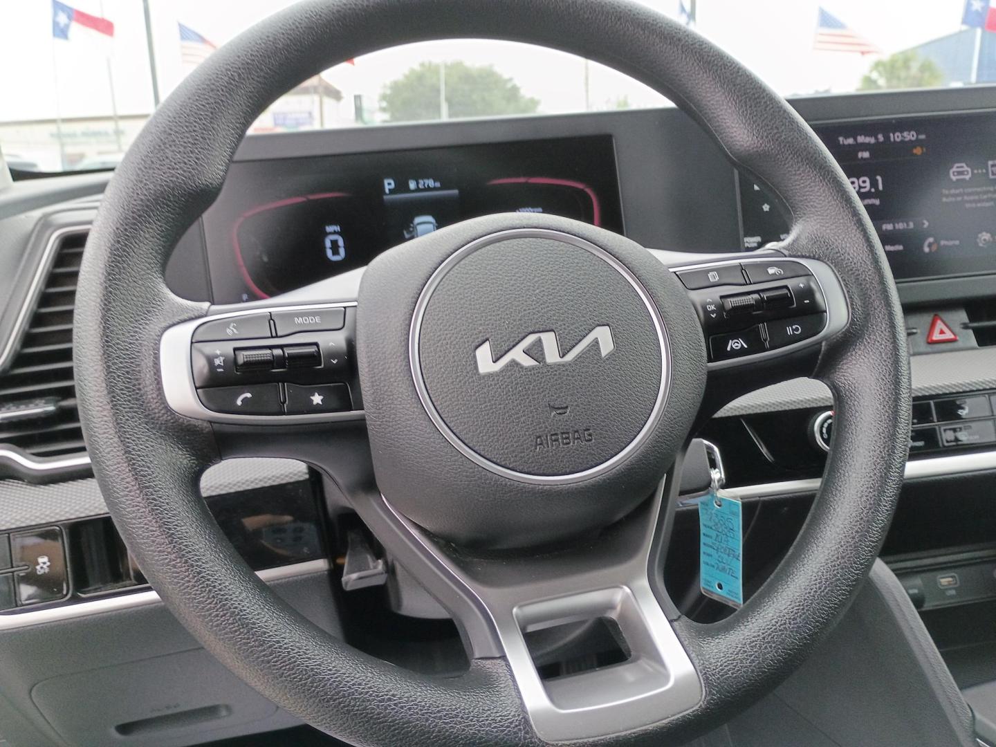 2025 Silver /Black Kia Sportage LX (5XYK23DF9SG) with an 2.5L V6 DOHC 24V engine, 8A transmission, located at 1842 Wirt Road, Houston, TX, 77055, (713) 973-3903, 29.805330, -95.484787 - Photo#19