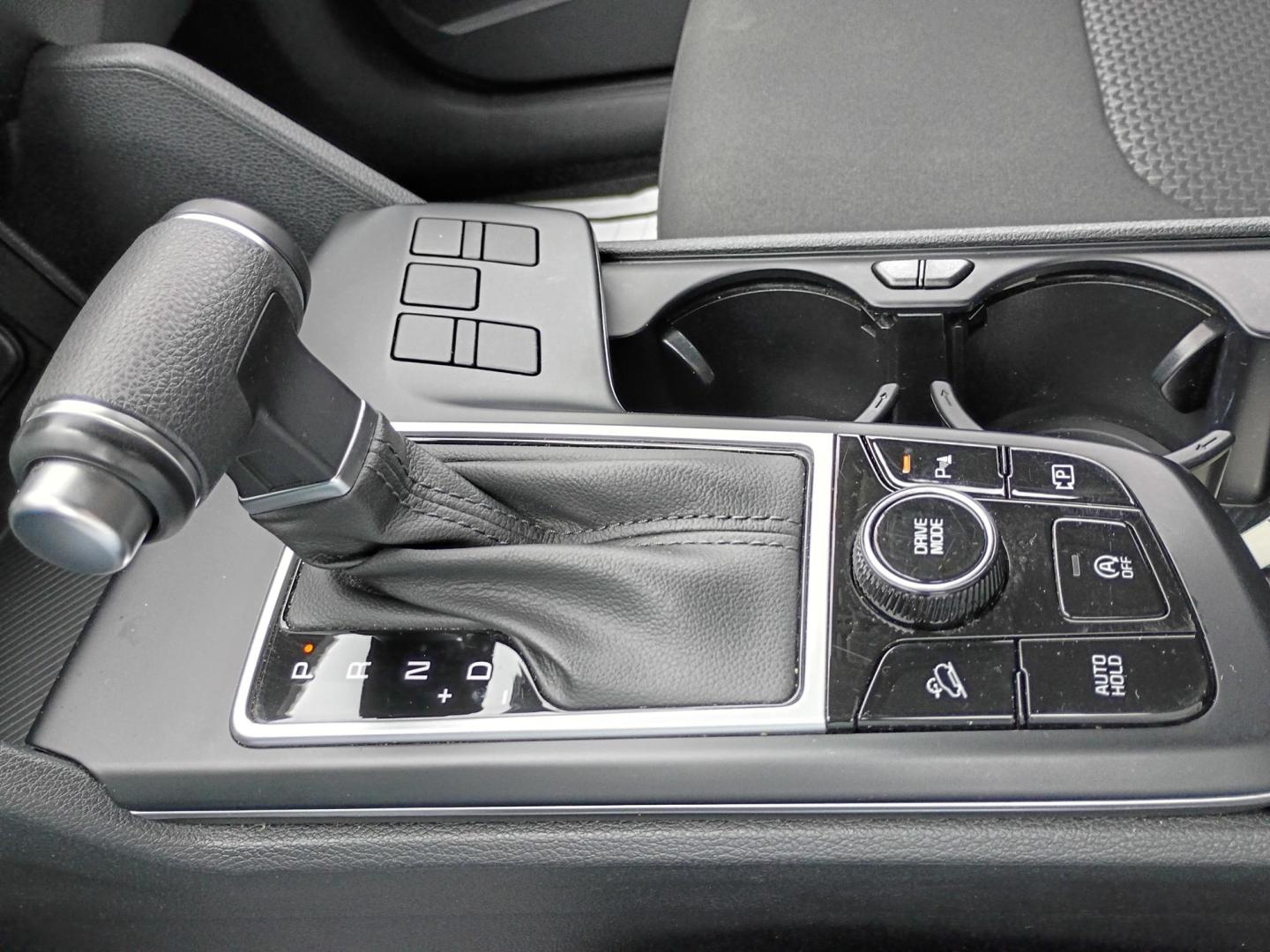2025 White /Black Kia Sportage LX (5XYK23DF8SG) with an 2.5L V6 DOHC 24V engine, 8A transmission, located at 1842 Wirt Road, Houston, TX, 77055, (713) 973-3903, 29.805330, -95.484787 - Photo#24