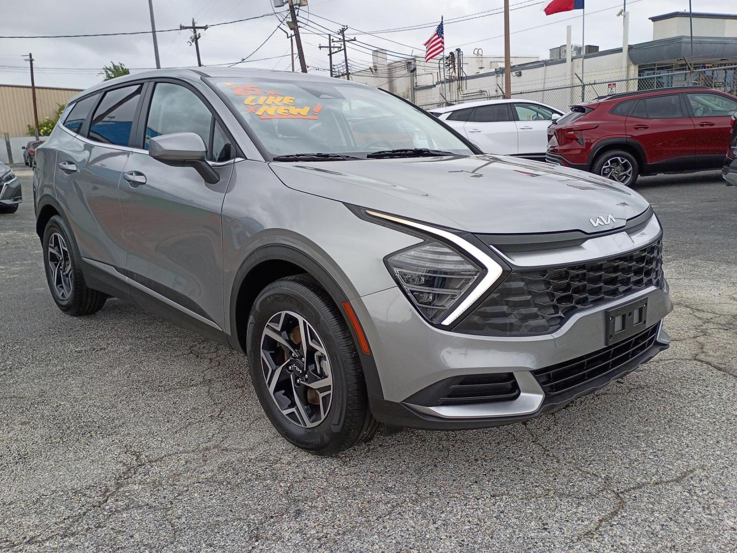 2025 Gray /Black Kia Sportage LX (KNDPU3DF9S7) with an 2.5L V6 DOHC 24V engine, 8A transmission, located at 1842 Wirt Road, Houston, TX, 77055, (713) 973-3903, 29.805330, -95.484787 - Photo#6