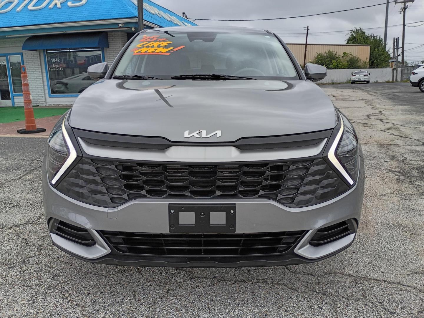 2025 Gray /Black Kia Sportage LX (KNDPU3DF9S7) with an 2.5L V6 DOHC 24V engine, 8A transmission, located at 1842 Wirt Road, Houston, TX, 77055, (713) 973-3903, 29.805330, -95.484787 - Photo#7