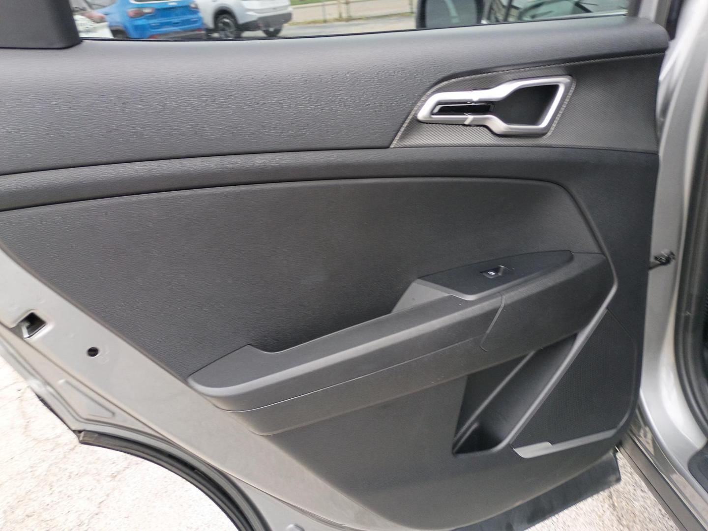 2025 Gray /Black Kia Sportage LX (KNDPU3DF9S7) with an 2.5L V6 DOHC 24V engine, 8A transmission, located at 1842 Wirt Road, Houston, TX, 77055, (713) 973-3903, 29.805330, -95.484787 - Photo#11
