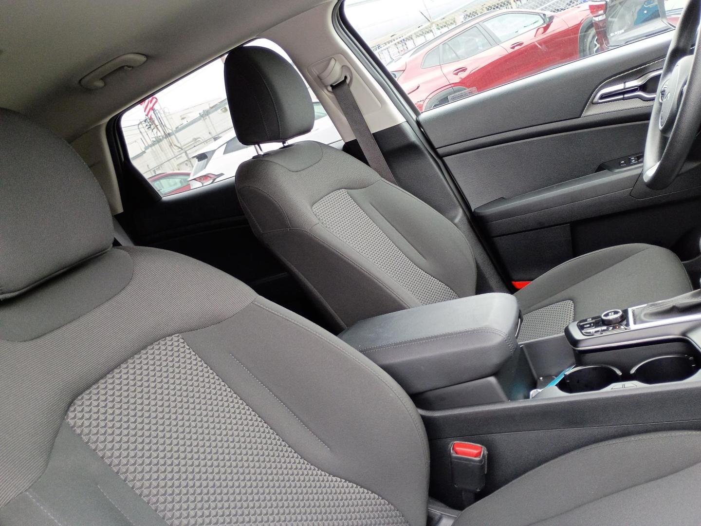2025 Gray /Black Kia Sportage LX (KNDPU3DF9S7) with an 2.5L V6 DOHC 24V engine, 8A transmission, located at 1842 Wirt Road, Houston, TX, 77055, (713) 973-3903, 29.805330, -95.484787 - Photo#12