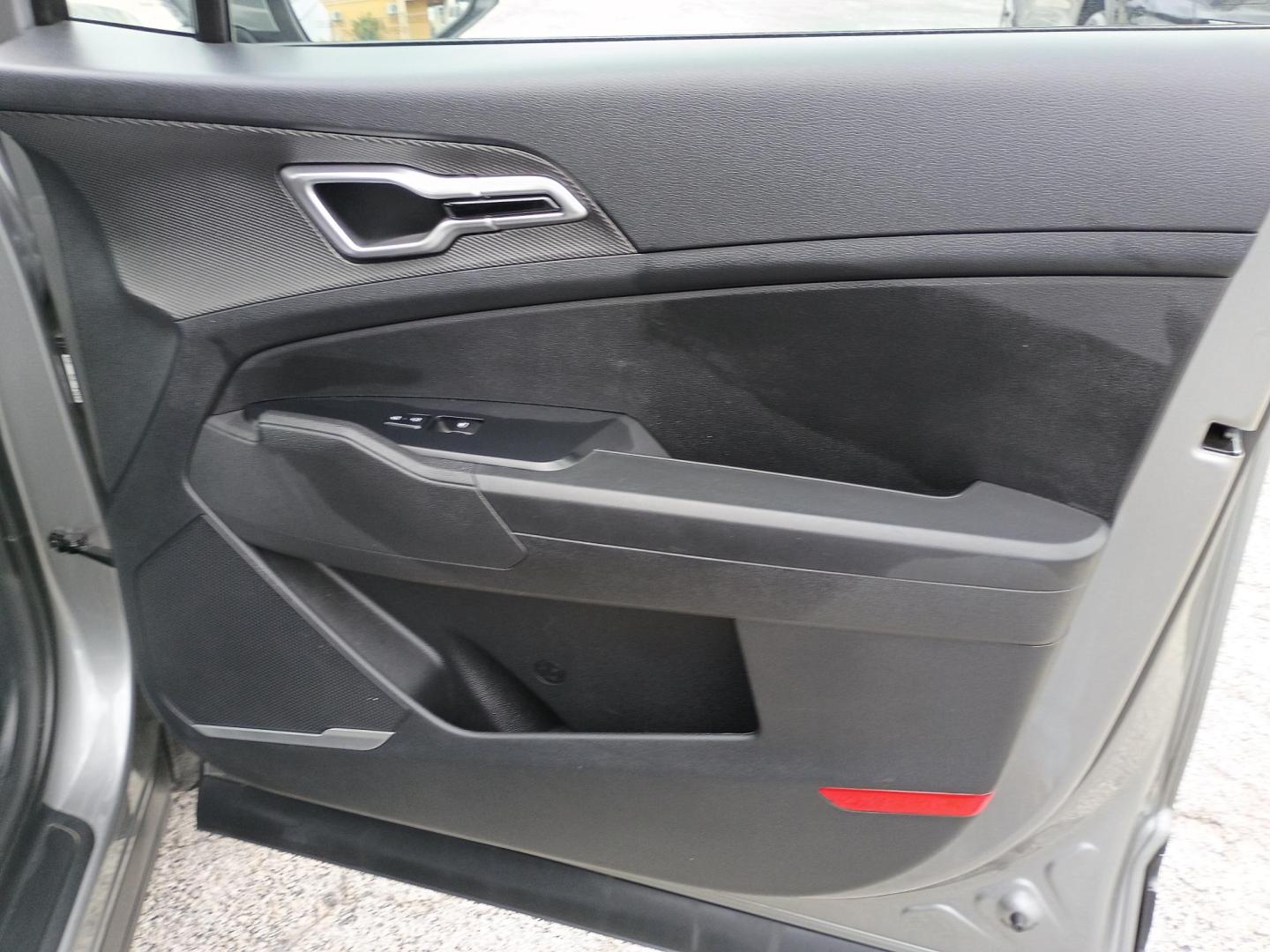 2025 Gray /Black Kia Sportage LX (KNDPU3DF9S7) with an 2.5L V6 DOHC 24V engine, 8A transmission, located at 1842 Wirt Road, Houston, TX, 77055, (713) 973-3903, 29.805330, -95.484787 - Photo#13
