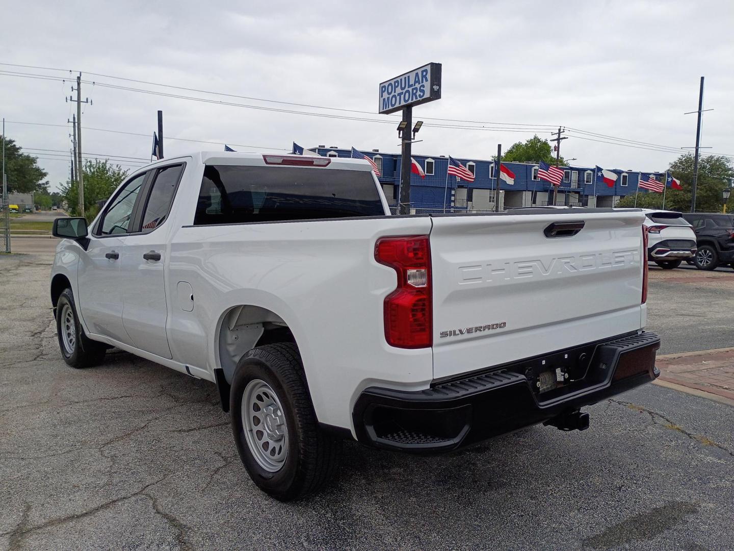 2023 White /Black Chevrolet Silverado 1500 Work Truck Double Cab 2WD (1GCRAAED7PZ) with an 5.3L V8 OHV 16V engine, 6A transmission, located at 1842 Wirt Road, Houston, TX, 77055, (713) 973-3903, 29.805330, -95.484787 - Photo#2