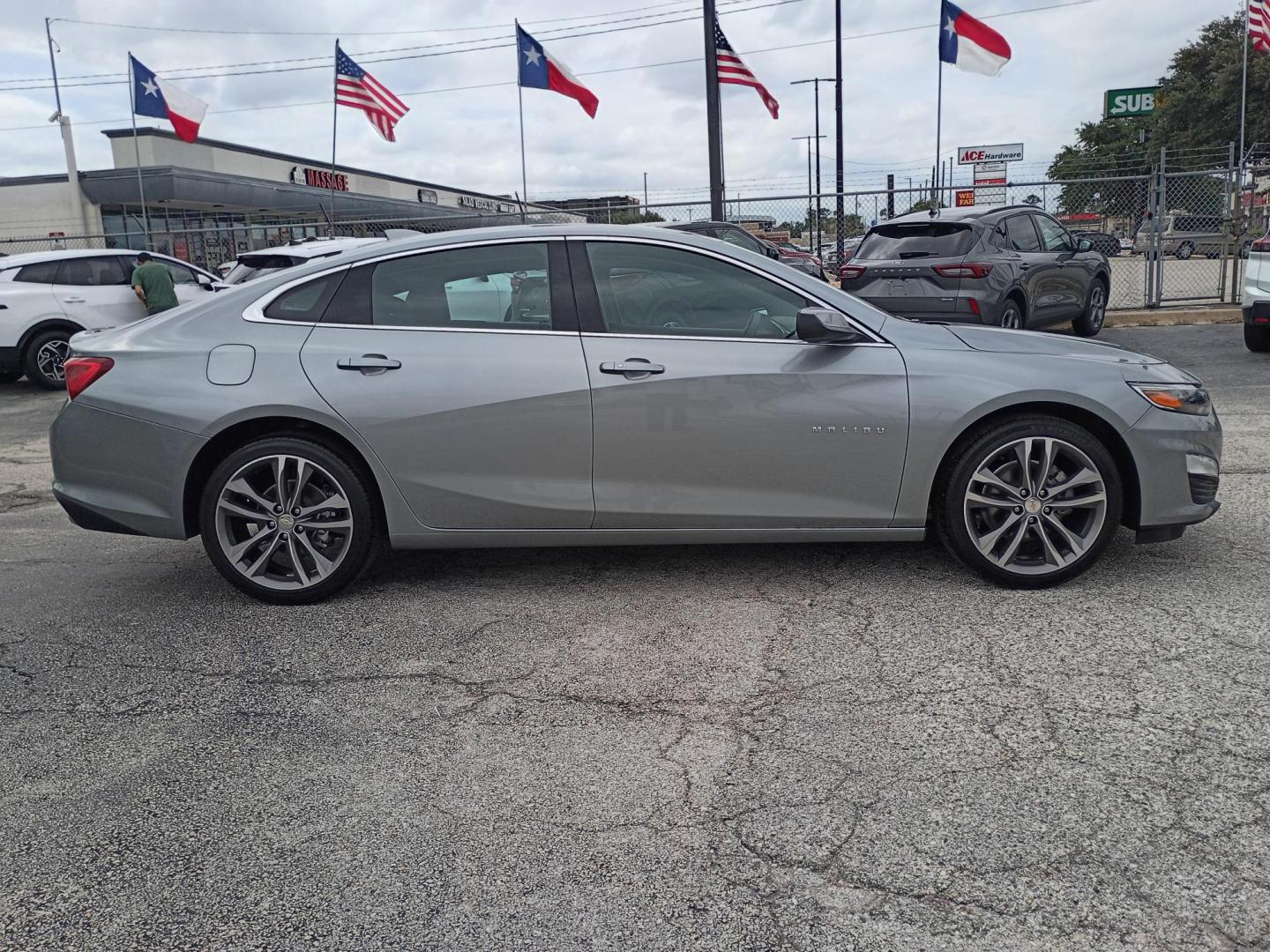 2025 Gray /Black Chevrolet Malibu 1LT (1G1ZD5ST2SF) with an 1.5L L4 DOHC 16V engine, 6A transmission, located at 1842 Wirt Road, Houston, TX, 77055, (713) 973-3903, 29.805330, -95.484787 - Photo#5