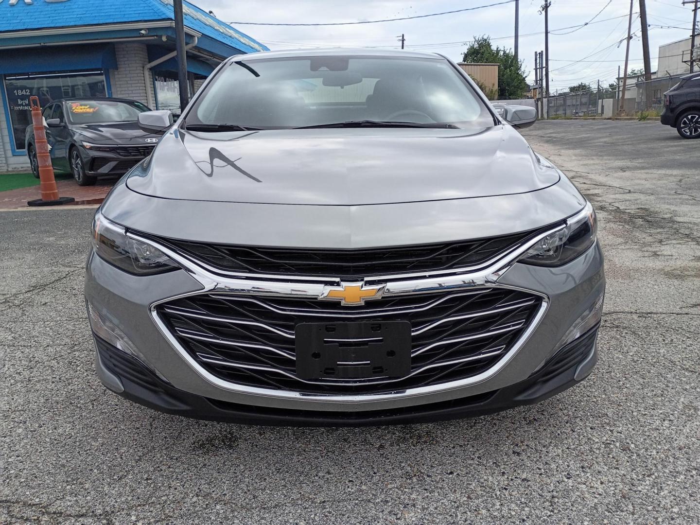 2025 Gray /Black Chevrolet Malibu 1LT (1G1ZD5ST2SF) with an 1.5L L4 DOHC 16V engine, 6A transmission, located at 1842 Wirt Road, Houston, TX, 77055, (713) 973-3903, 29.805330, -95.484787 - Photo#7