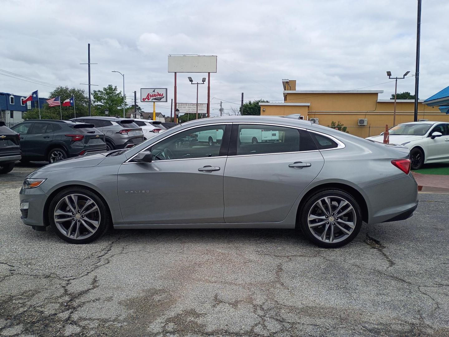 2025 Gray /Black Chevrolet Malibu 1LT (1G1ZD5ST2SF) with an 1.5L L4 DOHC 16V engine, 6A transmission, located at 1842 Wirt Road, Houston, TX, 77055, (713) 973-3903, 29.805330, -95.484787 - Photo#1