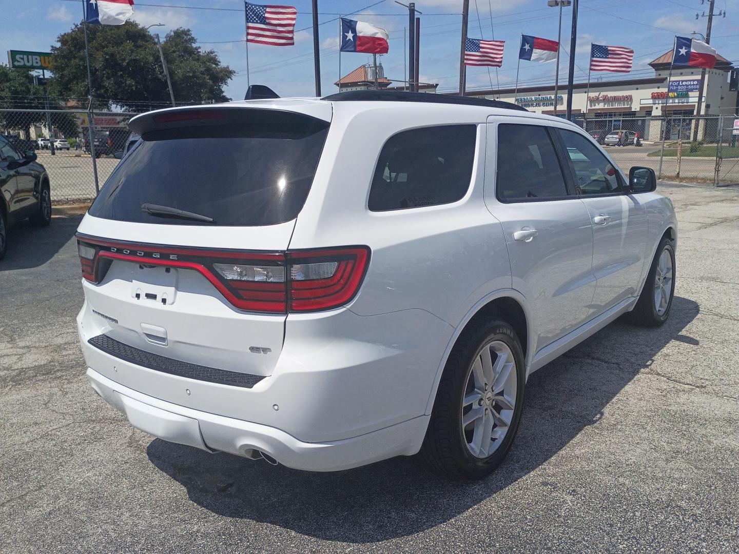 2024 Black /Black Dodge Durango GT 2WD (1C4RDHDG8RC) with an 3.6L V6 DOHC 24V engine, 8A transmission, located at 1842 Wirt Road, Houston, TX, 77055, (713) 973-3903, 29.805330, -95.484787 - Photo#4