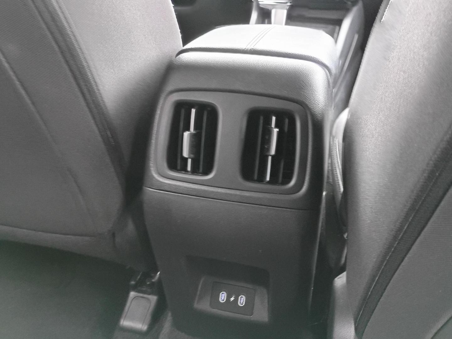 2025 White Hyundai Tucson SEL (5NMJB3DE9SH) with an 2.5L L4 DOHC 16V engine, 8A transmission, located at 1842 Wirt Road, Houston, TX, 77055, (713) 973-3903, 29.805330, -95.484787 - Photo#16