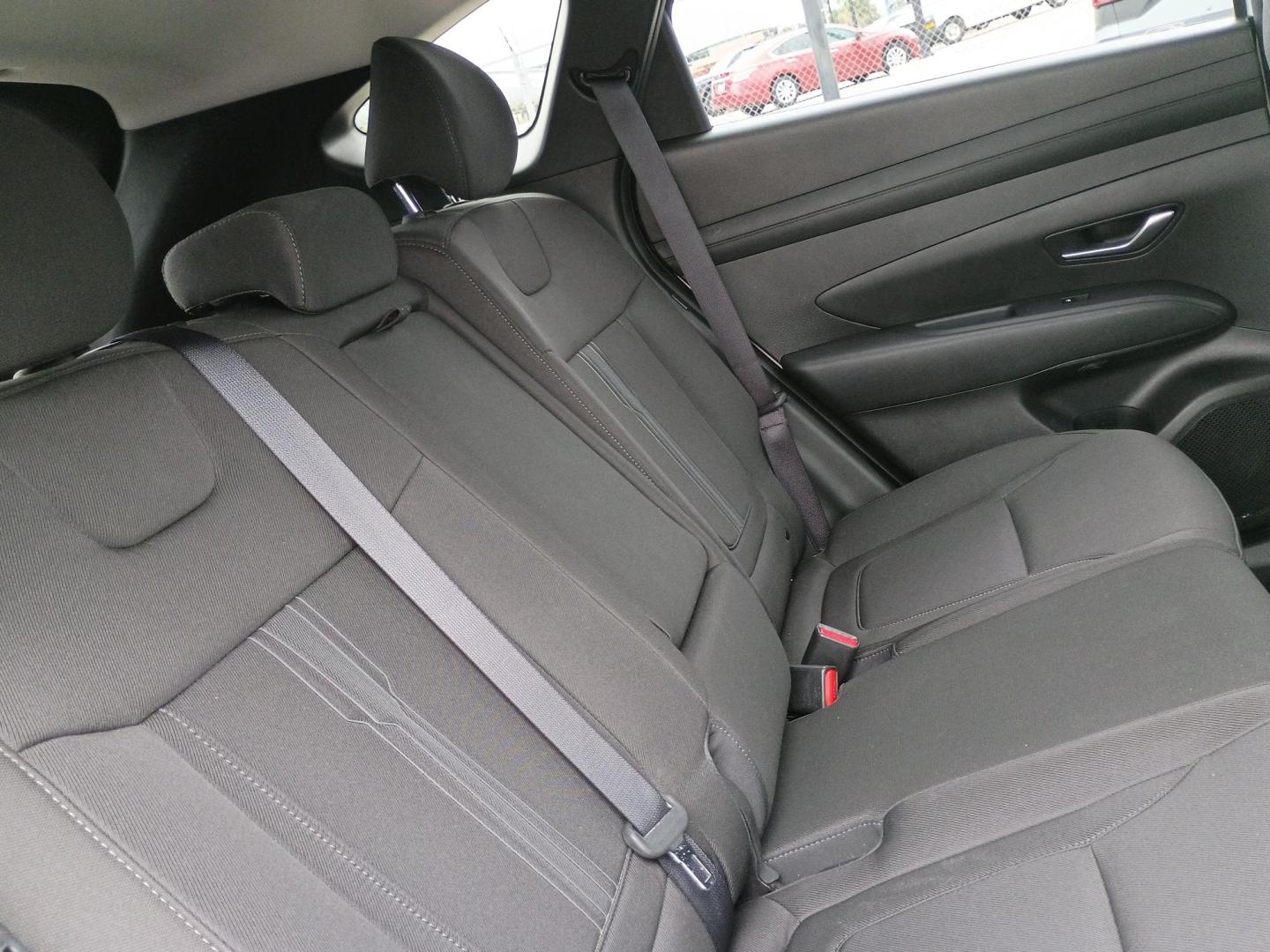 2025 White Hyundai Tucson SEL (5NMJB3DE9SH) with an 2.5L L4 DOHC 16V engine, 8A transmission, located at 1842 Wirt Road, Houston, TX, 77055, (713) 973-3903, 29.805330, -95.484787 - Photo#14
