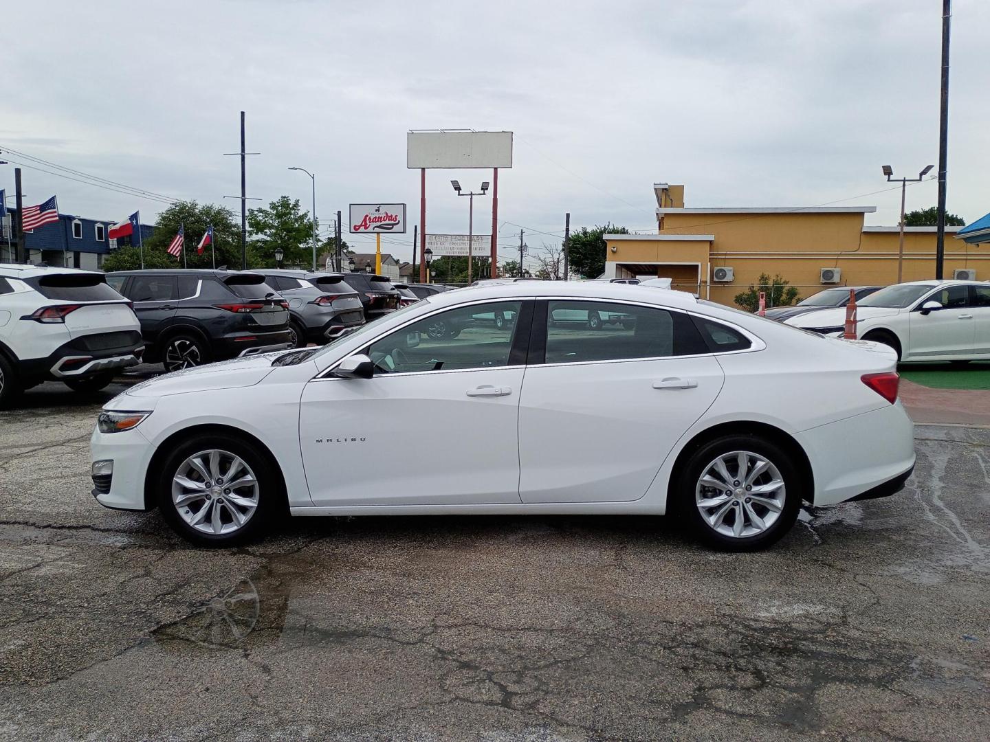 2025 White Chevrolet Malibu 1LT (1G1ZD5ST1SF) with an 1.5L L4 DOHC 16V engine, 6A transmission, located at 1842 Wirt Road, Houston, TX, 77055, (713) 973-3903, 29.805330, -95.484787 - Photo#1