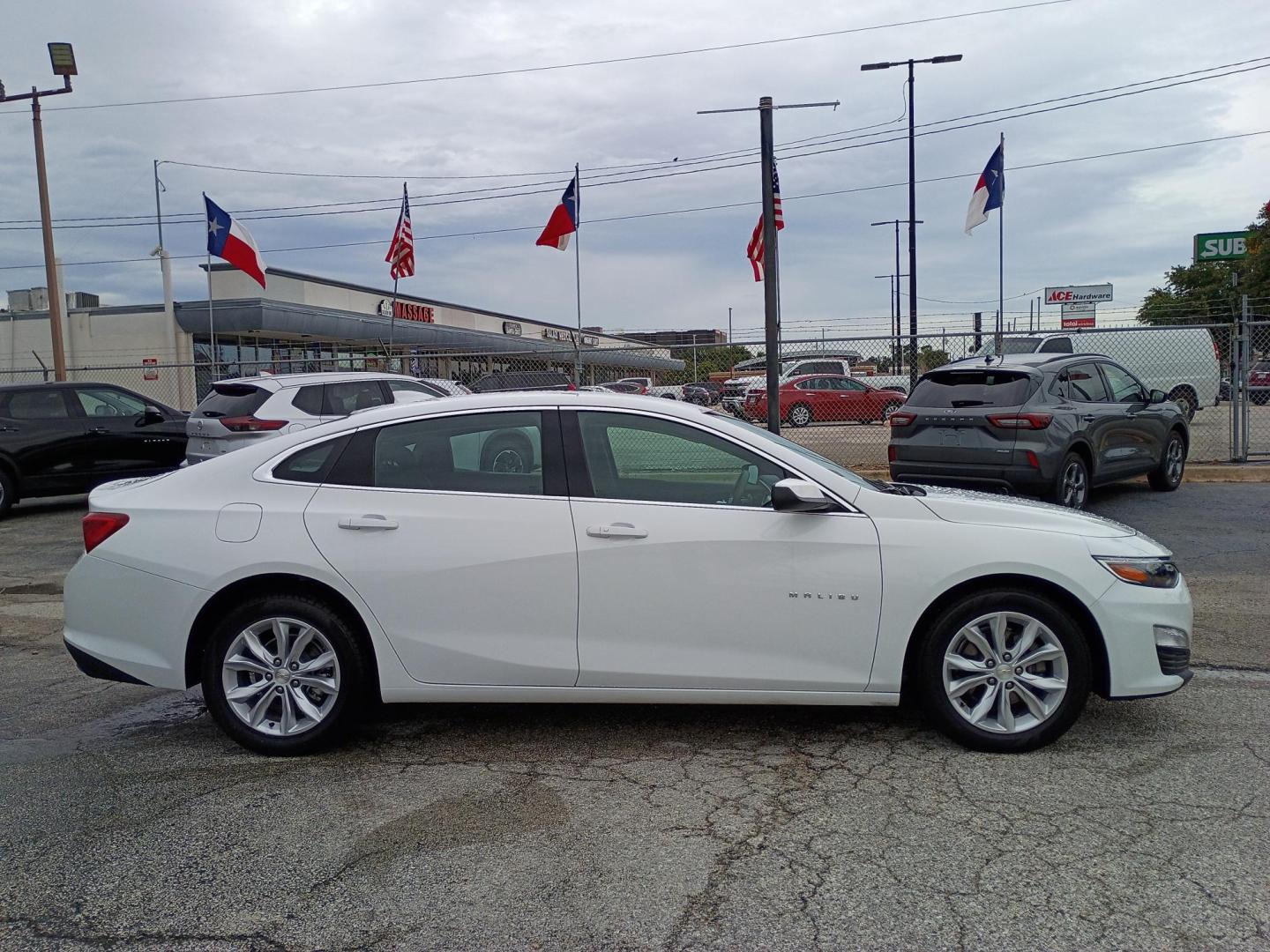2025 White Chevrolet Malibu 1LT (1G1ZD5ST1SF) with an 1.5L L4 DOHC 16V engine, 6A transmission, located at 1842 Wirt Road, Houston, TX, 77055, (713) 973-3903, 29.805330, -95.484787 - Photo#5