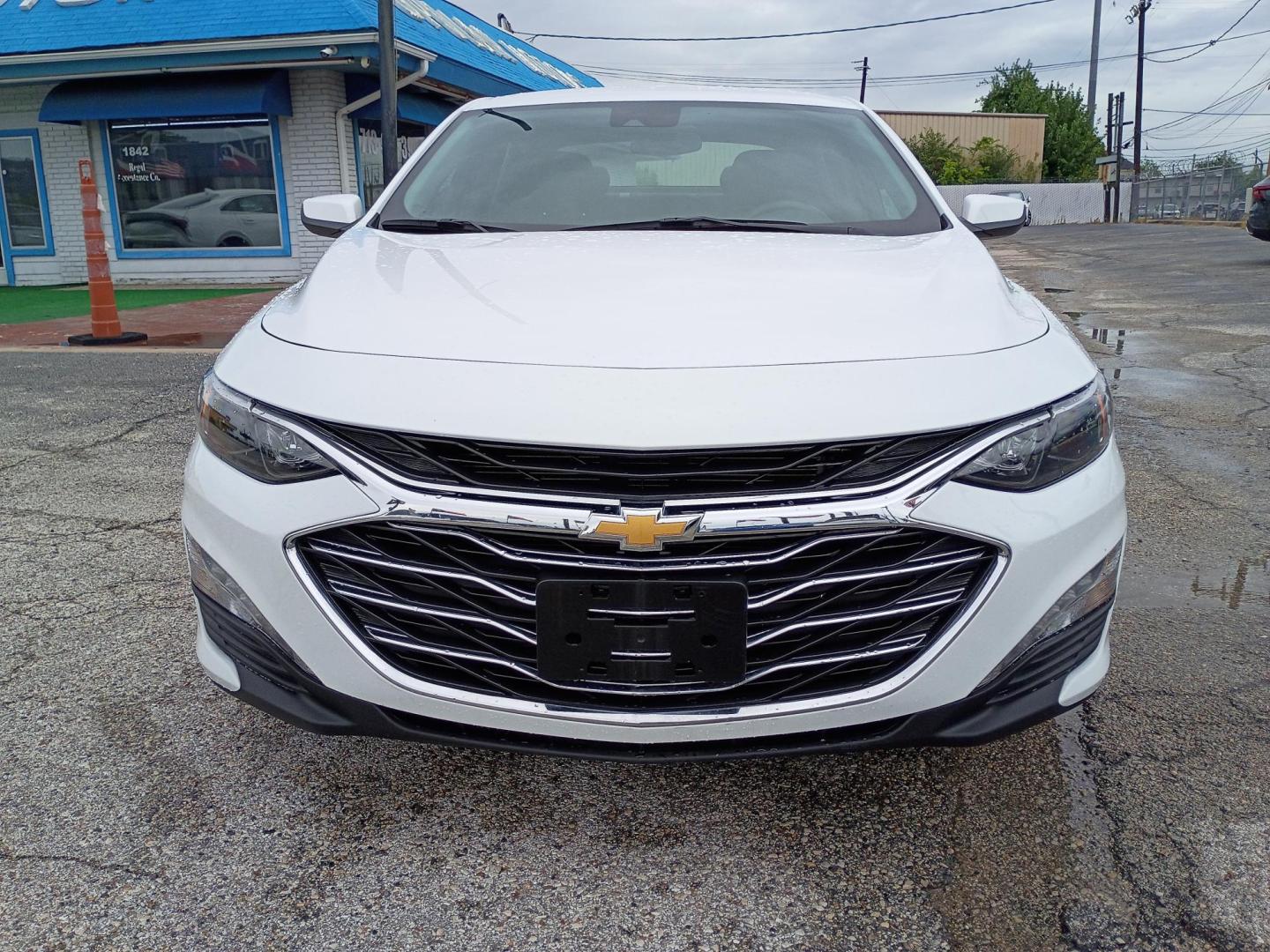 2025 White Chevrolet Malibu 1LT (1G1ZD5ST1SF) with an 1.5L L4 DOHC 16V engine, 6A transmission, located at 1842 Wirt Road, Houston, TX, 77055, (713) 973-3903, 29.805330, -95.484787 - Photo#7
