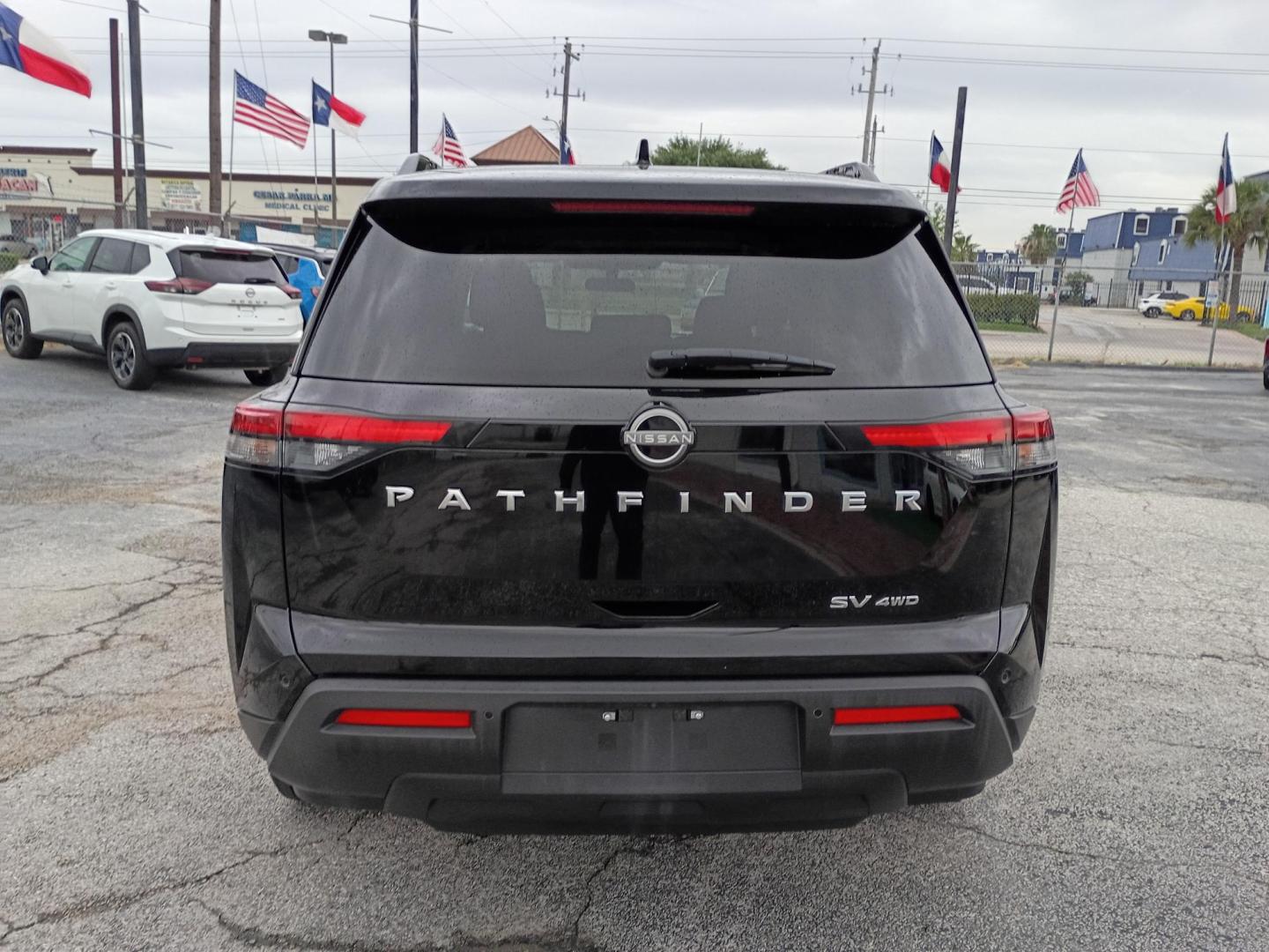 2024 Black Nissan Pathfinder SV 4WD (5N1DR3BC0RC) with an 3.5L V6 DOHC 24V engine, CVT transmission, located at 1842 Wirt Road, Houston, TX, 77055, (713) 973-3903, 29.805330, -95.484787 - Photo#3