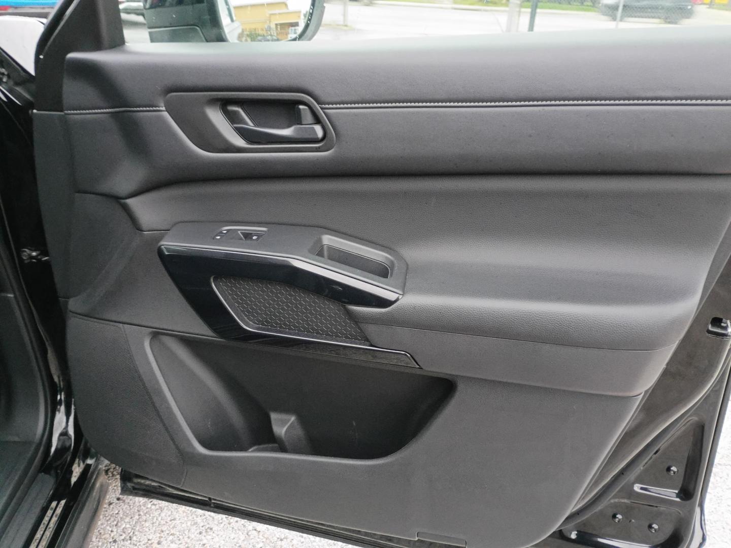 2024 Black Nissan Pathfinder SV 4WD (5N1DR3BC0RC) with an 3.5L V6 DOHC 24V engine, CVT transmission, located at 1842 Wirt Road, Houston, TX, 77055, (713) 973-3903, 29.805330, -95.484787 - Photo#13