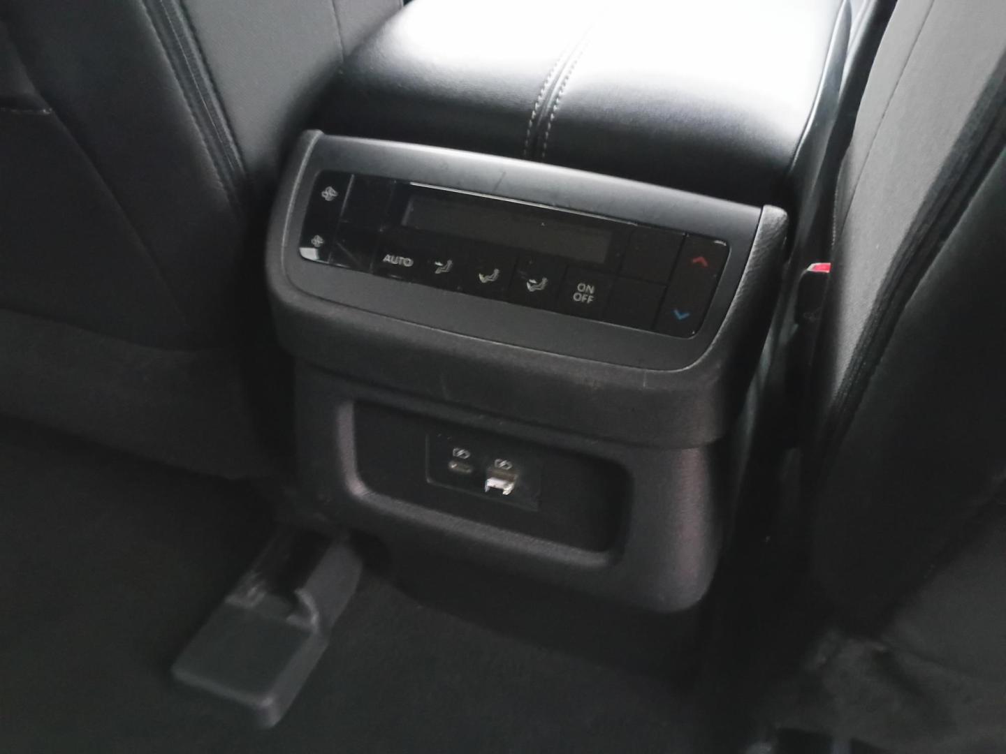 2024 Black Nissan Pathfinder SV 4WD (5N1DR3BC0RC) with an 3.5L V6 DOHC 24V engine, CVT transmission, located at 1842 Wirt Road, Houston, TX, 77055, (713) 973-3903, 29.805330, -95.484787 - Photo#17