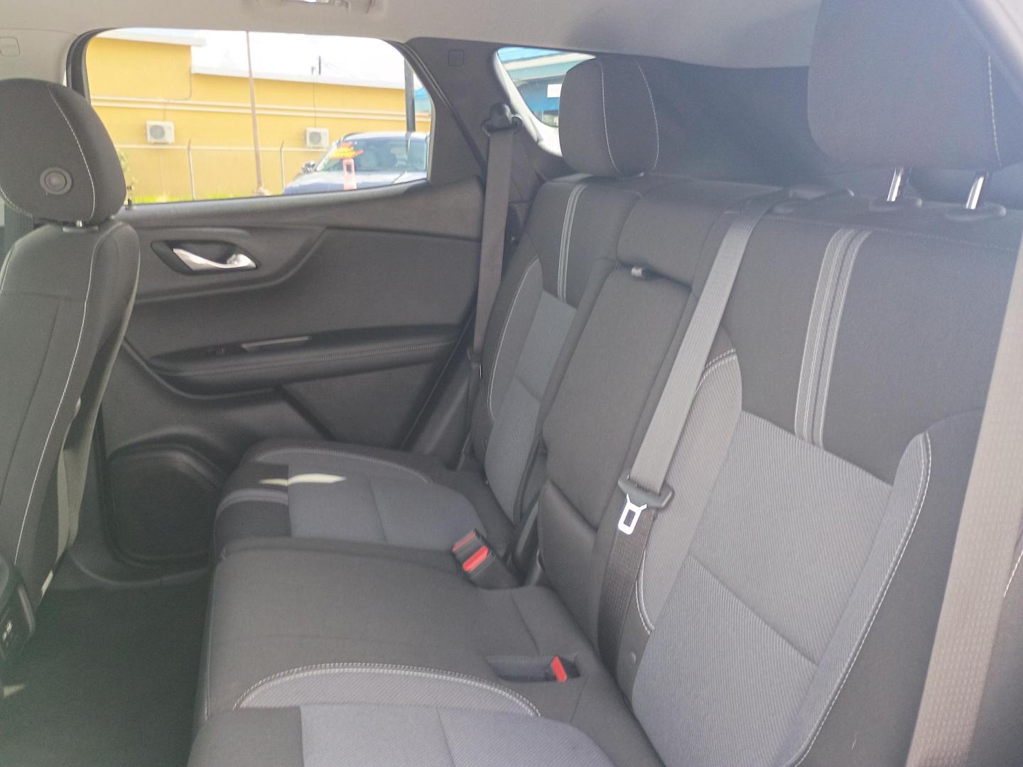 2025 Silver Chevrolet Blazer 2LT (3GNKBCR45SS) with an 2.0L L4 DOHC 16 TURBO engine, 9A transmission, located at 1842 Wirt Road, Houston, TX, 77055, (713) 973-3903, 29.805330, -95.484787 - Photo#10