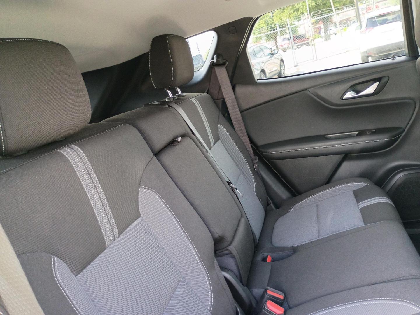 2025 Silver Chevrolet Blazer 2LT (3GNKBCR45SS) with an 2.0L L4 DOHC 16 TURBO engine, 9A transmission, located at 1842 Wirt Road, Houston, TX, 77055, (713) 973-3903, 29.805330, -95.484787 - Photo#14