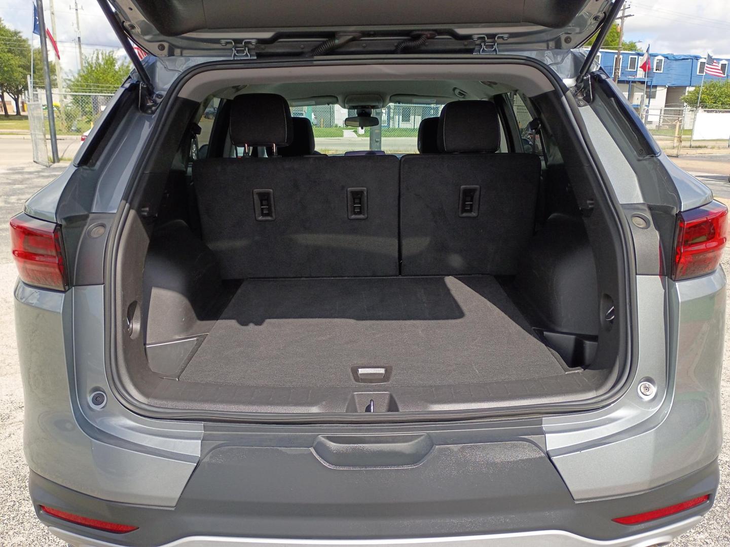 2025 Silver Chevrolet Blazer 2LT (3GNKBCR45SS) with an 2.0L L4 DOHC 16 TURBO engine, 9A transmission, located at 1842 Wirt Road, Houston, TX, 77055, (713) 973-3903, 29.805330, -95.484787 - Photo#18