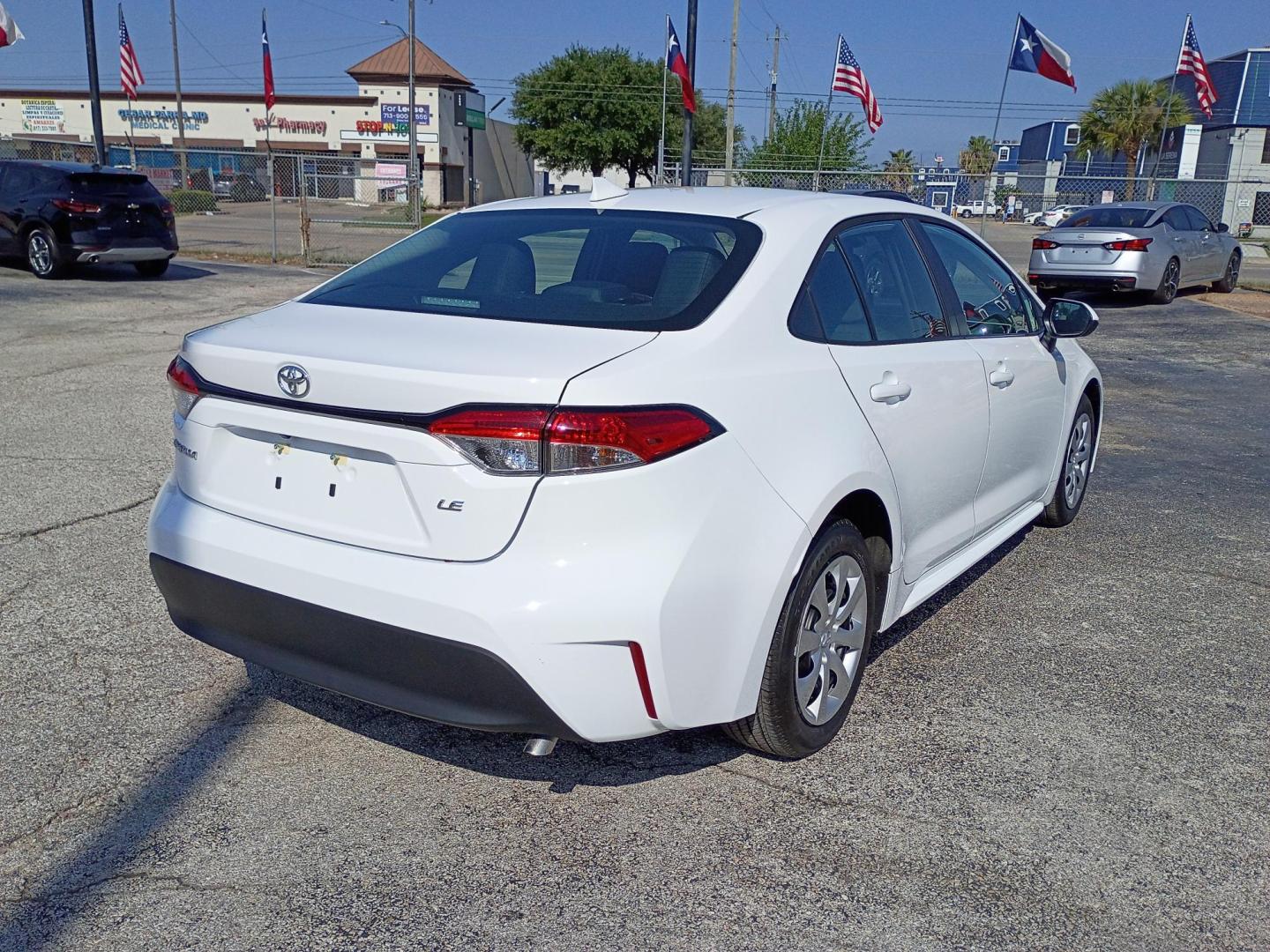 2026 White Toyota Corolla LE (5YFB4MDE9TP) with an 2.0L L4 DOHC 16V engine, CVT transmission, located at 1842 Wirt Road, Houston, TX, 77055, (713) 973-3903, 29.805330, -95.484787 - Photo#4