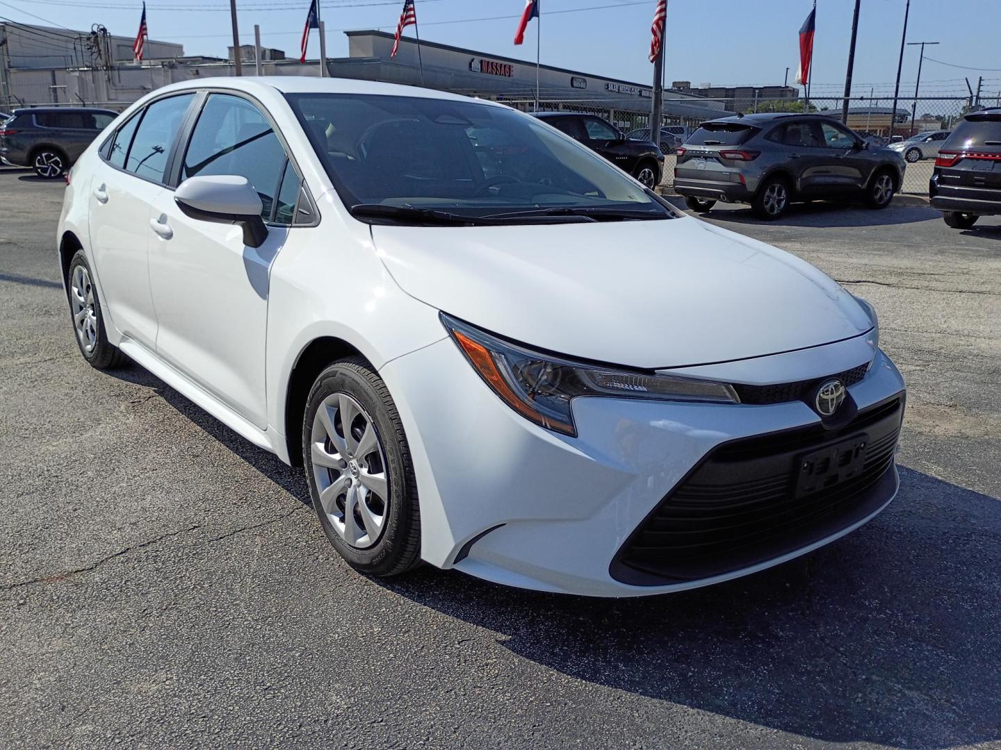 2026 White Toyota Corolla LE (5YFB4MDE9TP) with an 2.0L L4 DOHC 16V engine, CVT transmission, located at 1842 Wirt Road, Houston, TX, 77055, (713) 973-3903, 29.805330, -95.484787 - Photo#6