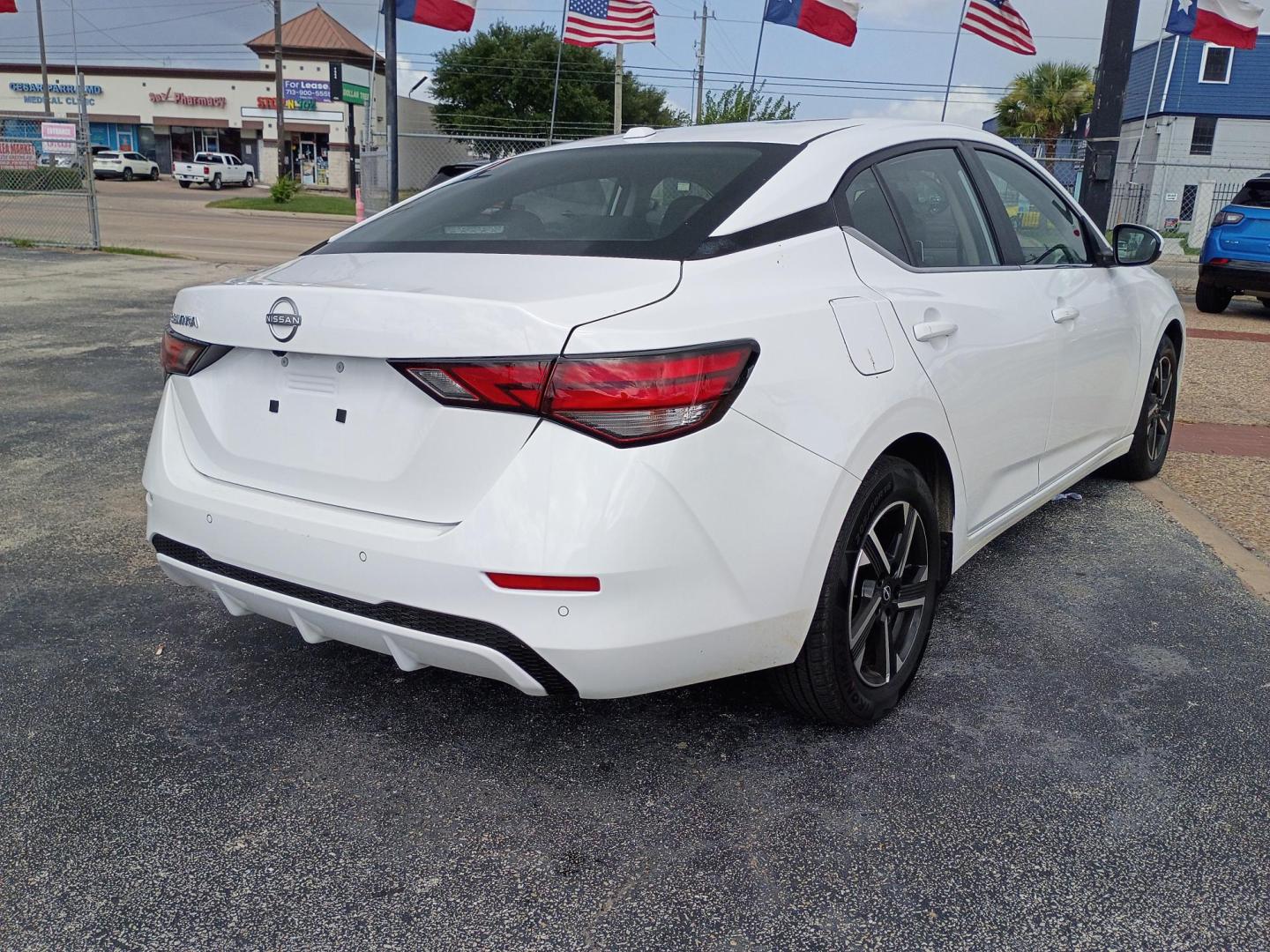 2025 Nissan Sentra SV (3N1AB8CV2SY) with an 1.8L L4 SFI DOHC 16V engine, CVT transmission, located at 1842 Wirt Road, Houston, TX, 77055, (713) 973-3903, 29.805330, -95.484787 - Photo#4