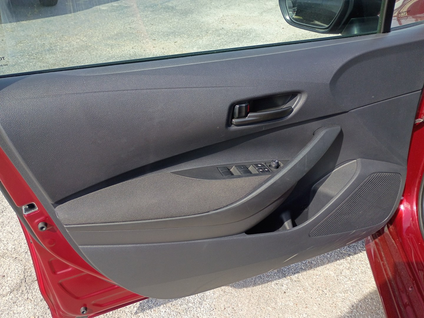 2026 MAROON /Black Toyota Corolla LE (5YFB4MDE7TP) with an 2.0L L4 DOHC 16V engine, CVT transmission, located at 1842 Wirt Road, Houston, TX, 77055, (713) 973-3903, 29.805330, -95.484787- Photo#9