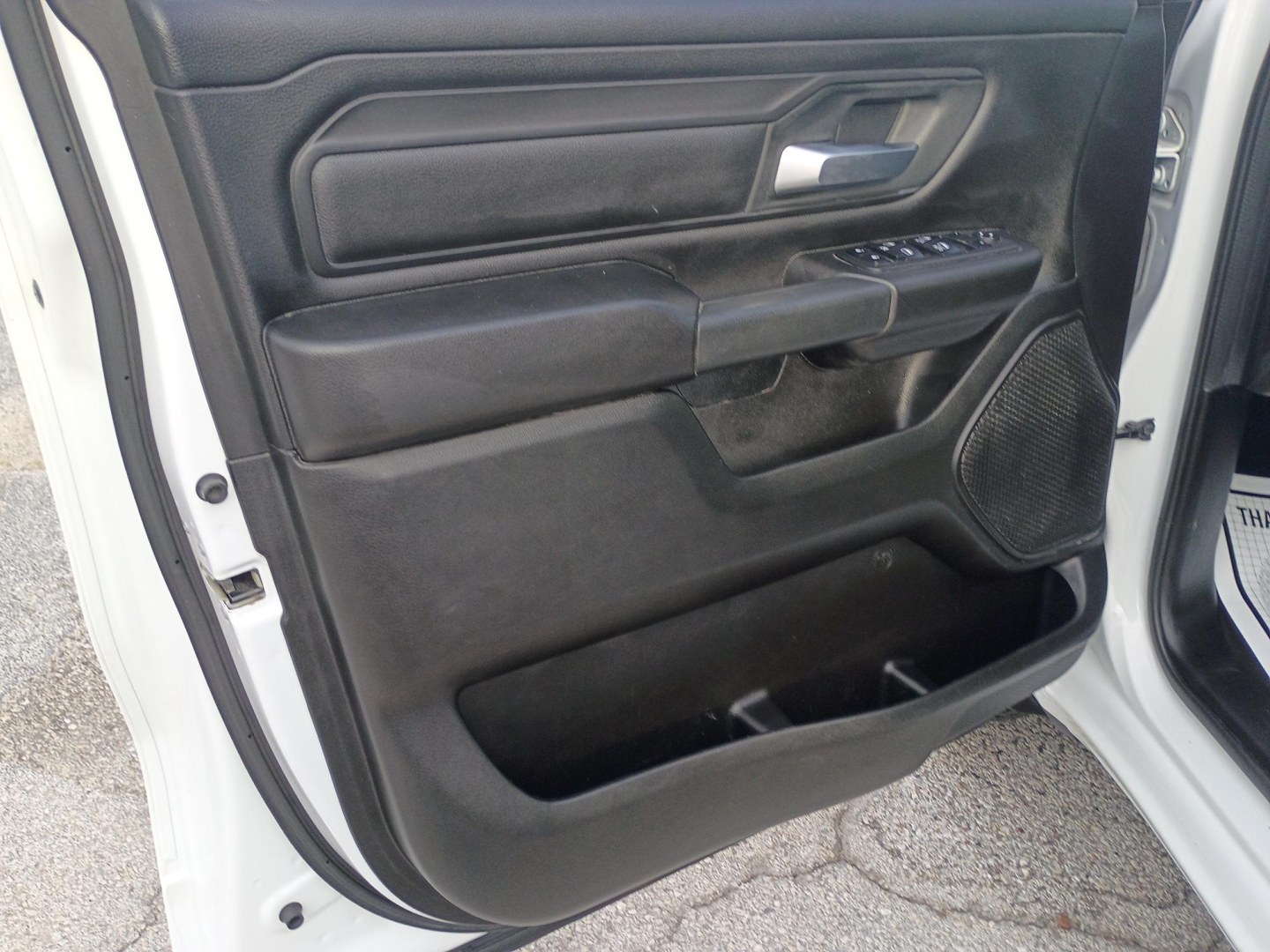 2023 White RAM 1500 Tradesman Quad Cab 2WD (1C6SRECG4PN) with an 3.6L V6 DOHC 24V engine, 8A transmission, located at 1842 Wirt Road, Houston, TX, 77055, (713) 973-3903, 29.805330, -95.484787- Photo#10