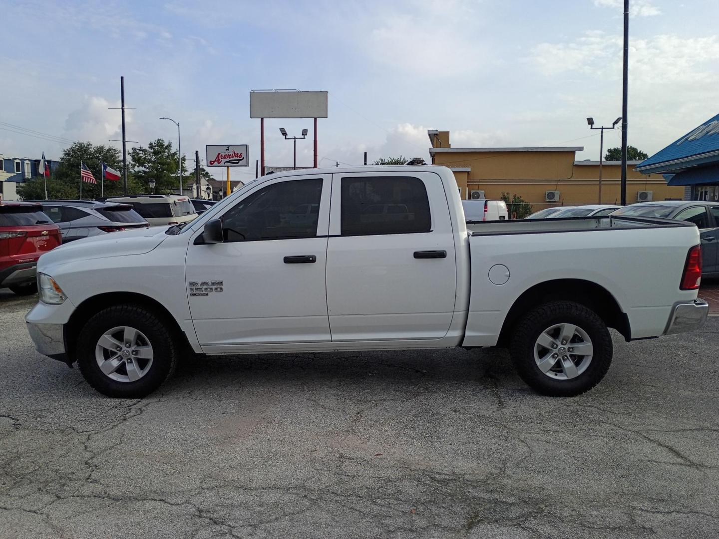2022 White RAM 1500 Classic Tradesman Crew Cab SWB 4WD (3C6RR7KG5NG) with an 3.6L V6 DOHC 24V FFV engine, 8A transmission, located at 1842 Wirt Road, Houston, TX, 77055, (713) 973-3903, 29.805330, -95.484787- Photo#1